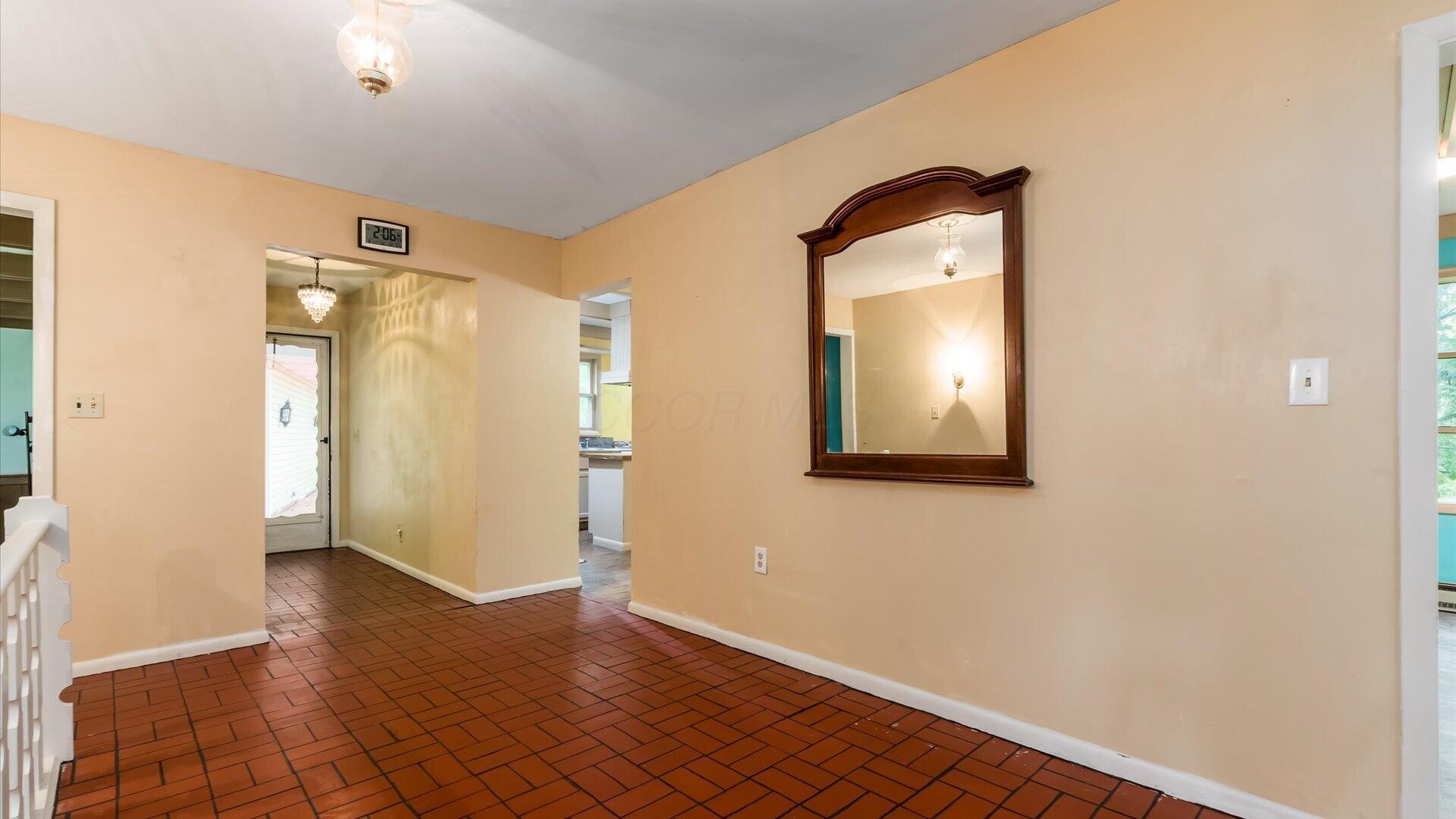 300 Eastlawn Circle Property Photo 7