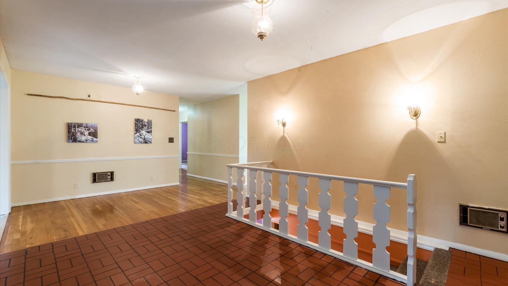 300 Eastlawn Circle Property Photo 8