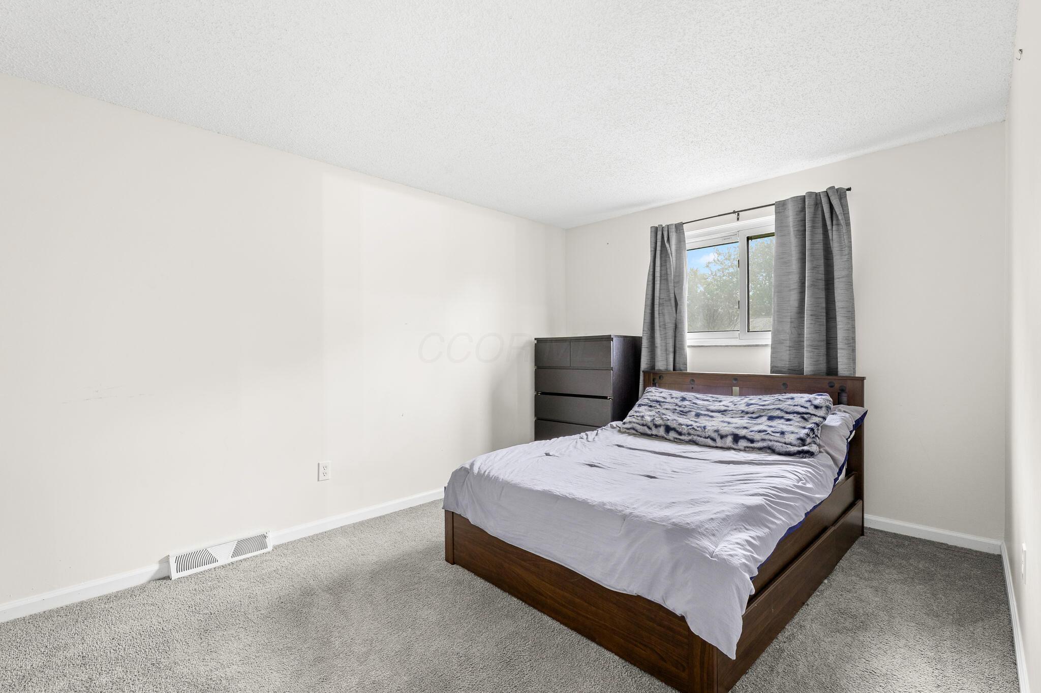 1301 Saffron Place Property Photo 10