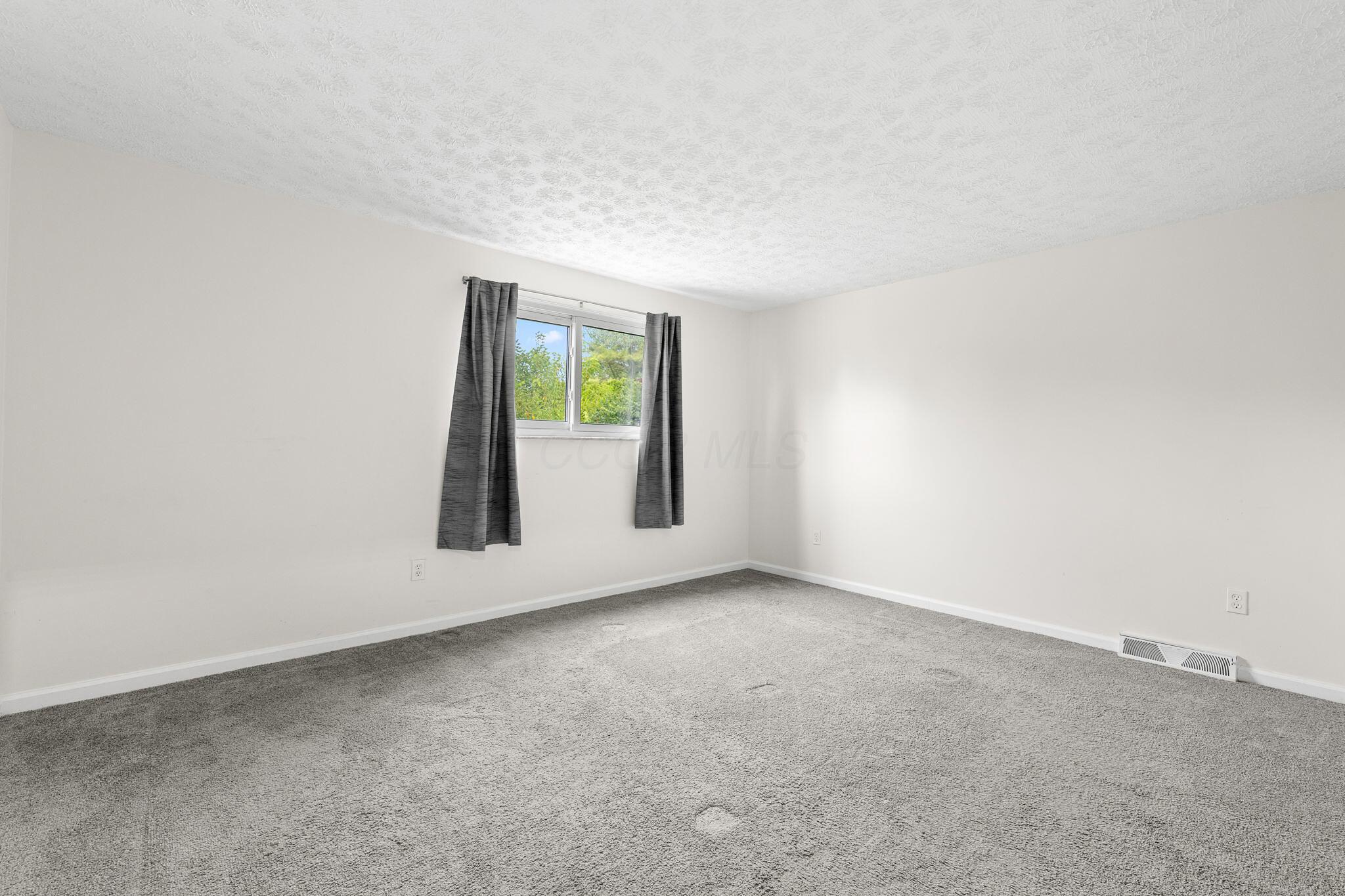 1301 Saffron Place Property Photo 13