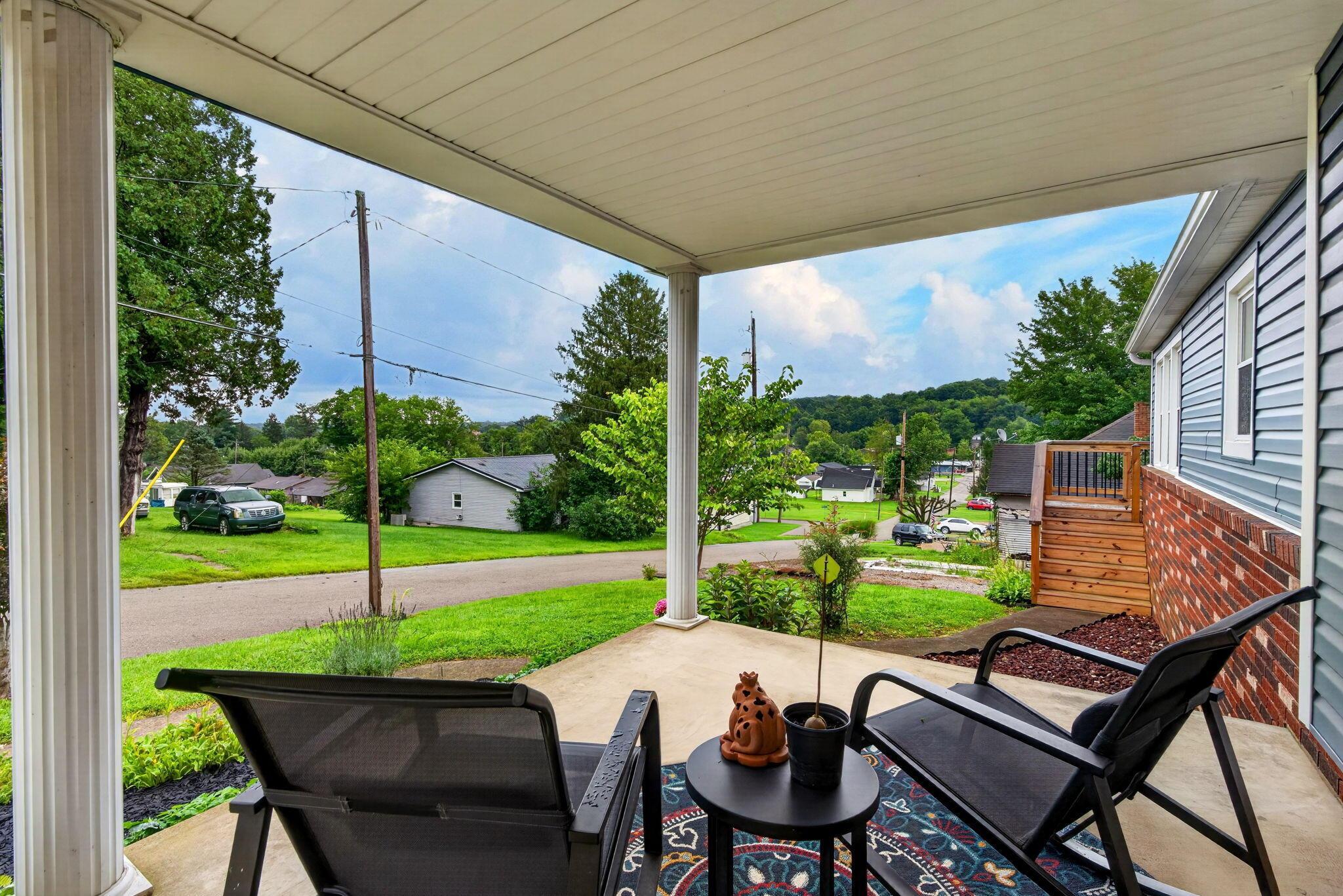 427 Davis Avenue Property Photo 13