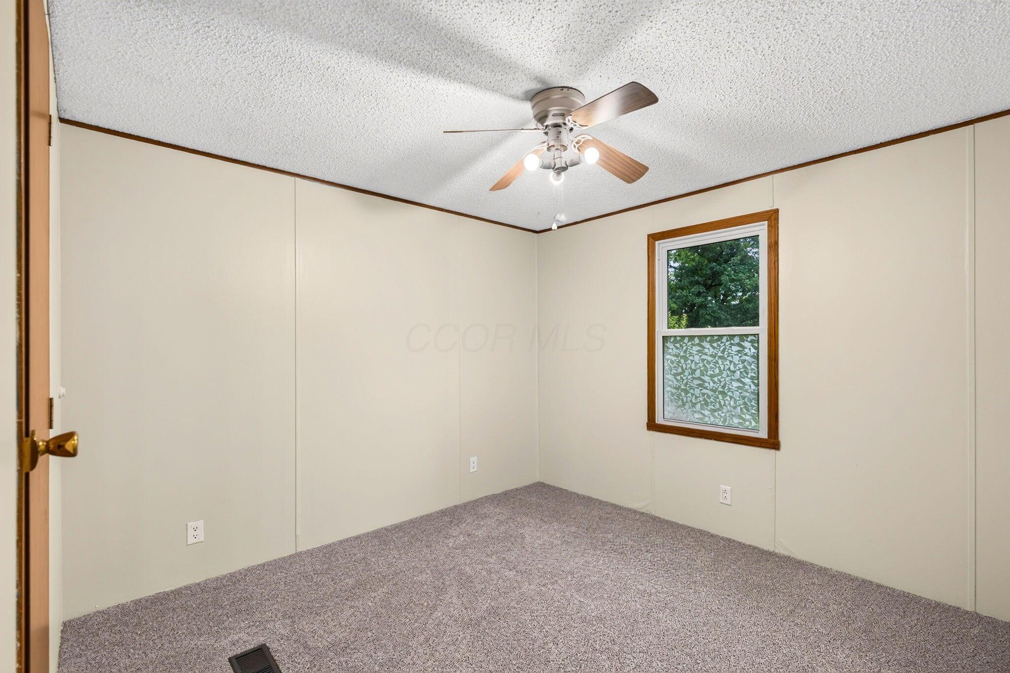 427 Davis Avenue Property Photo 32