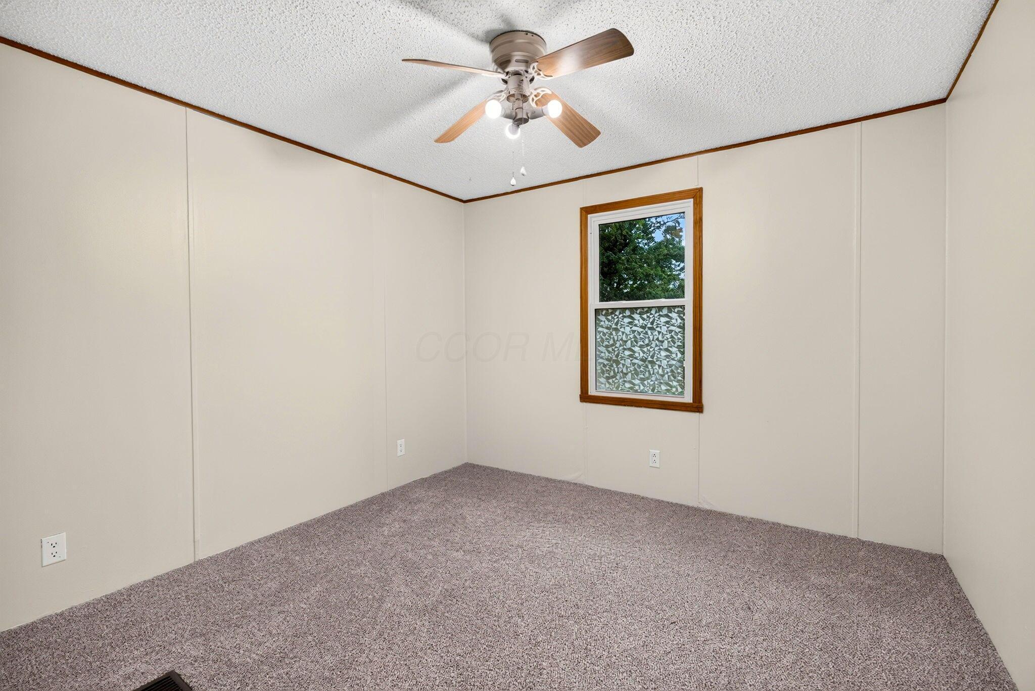 427 Davis Avenue Property Photo 34