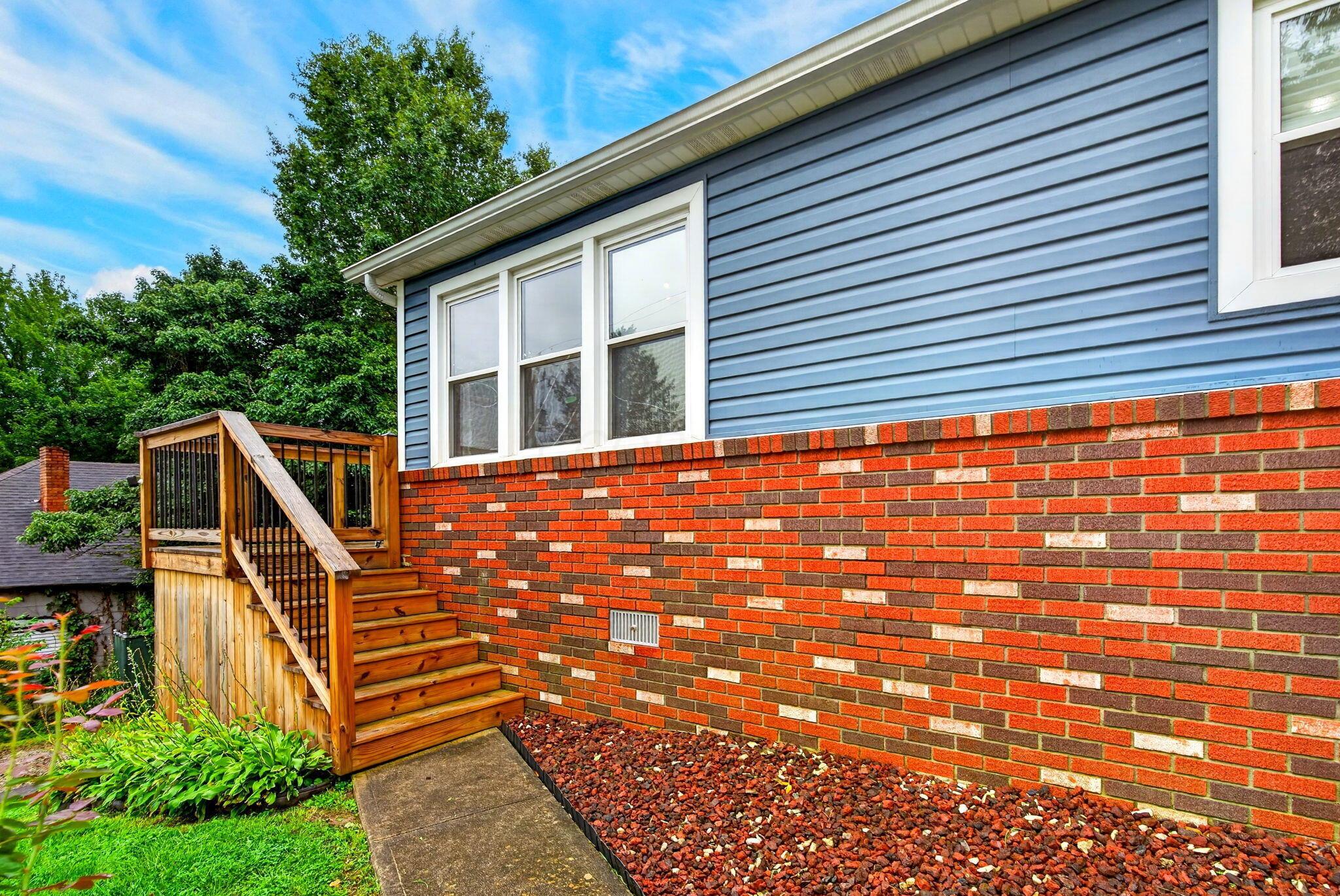 427 Davis Avenue Property Photo 45