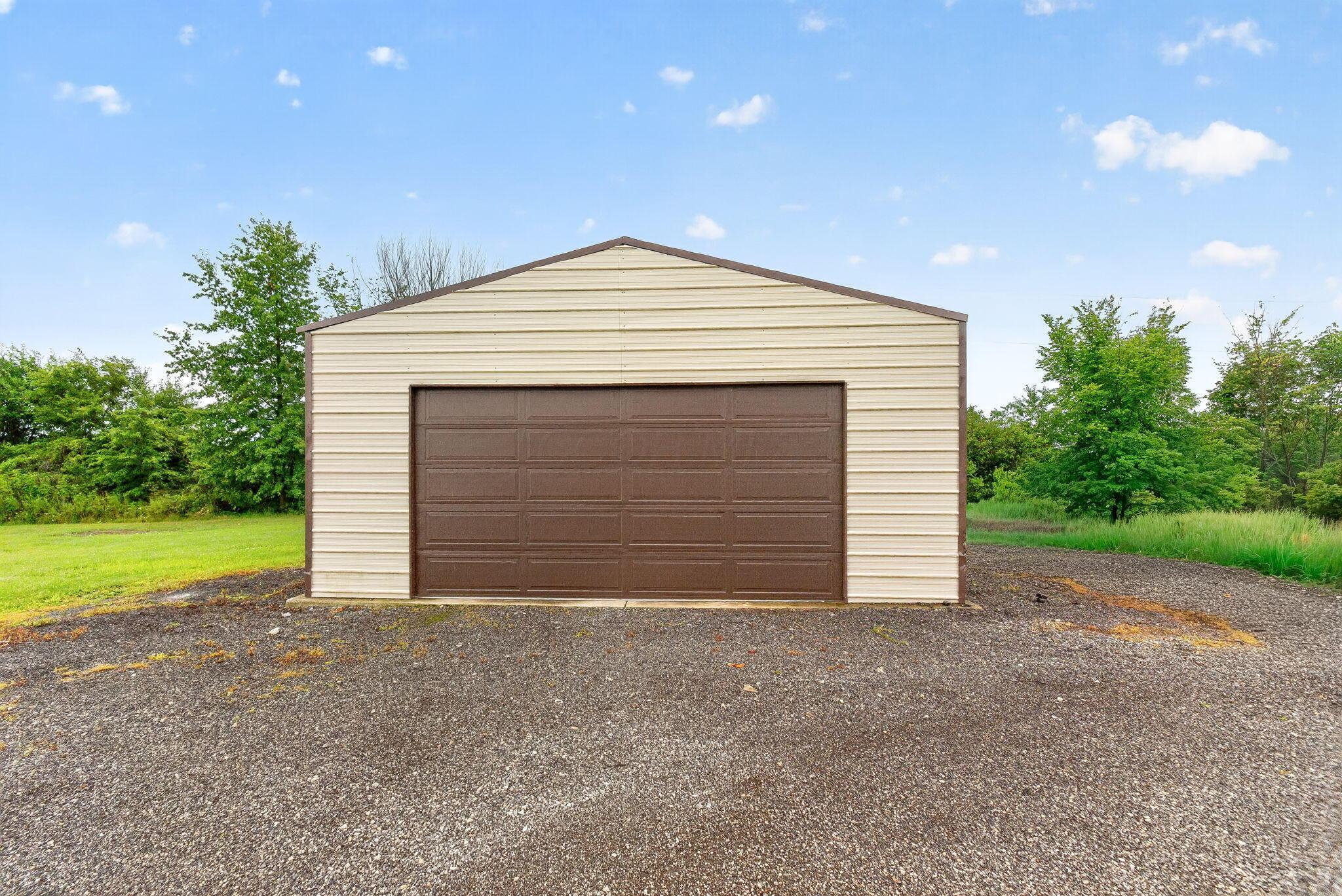 142 Decliff Road N Property Photo 8