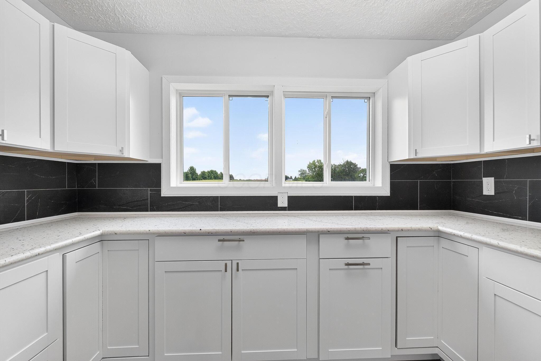 142 Decliff Road N Property Photo 16