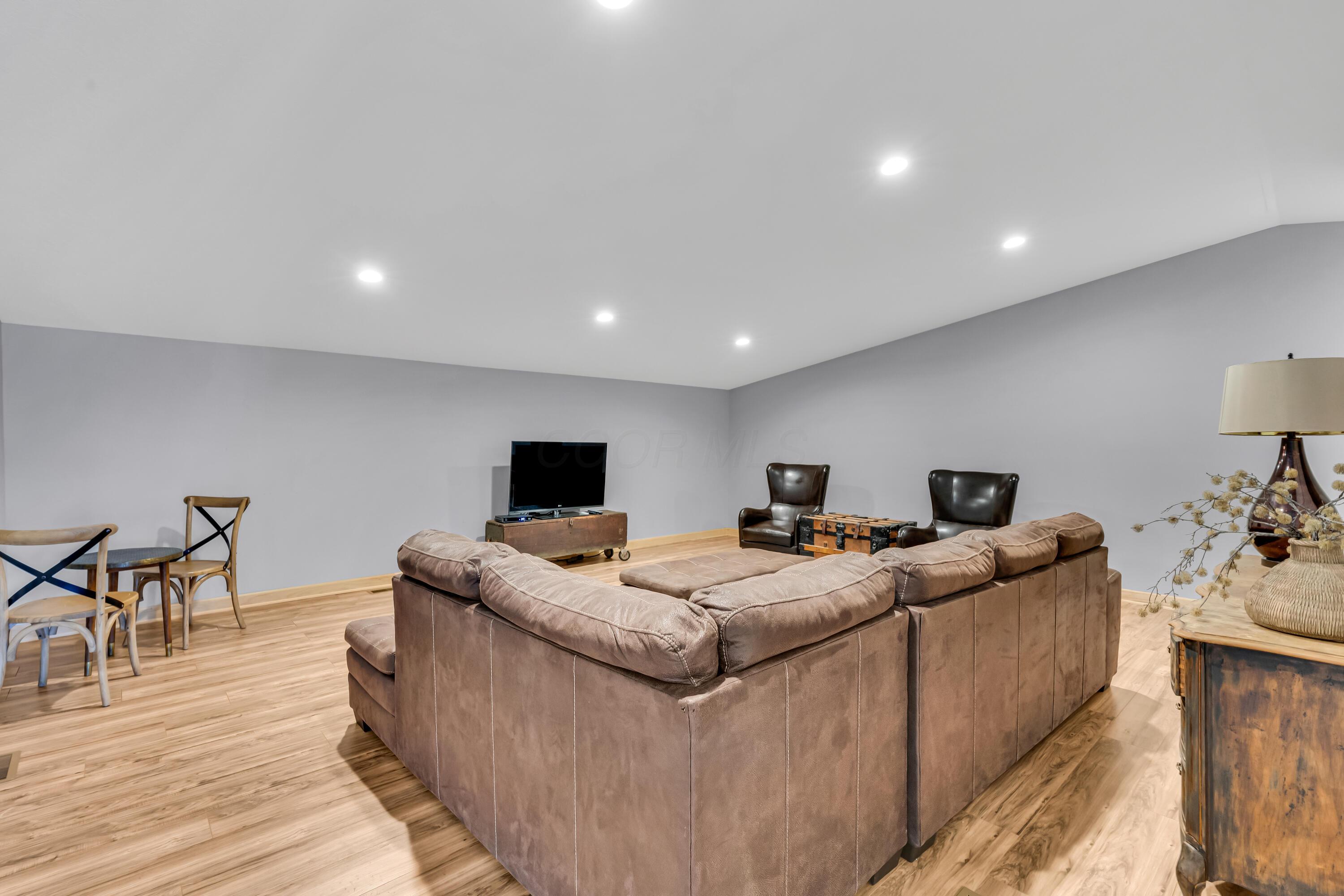 8 E 3rd Avenue Property Photo 66