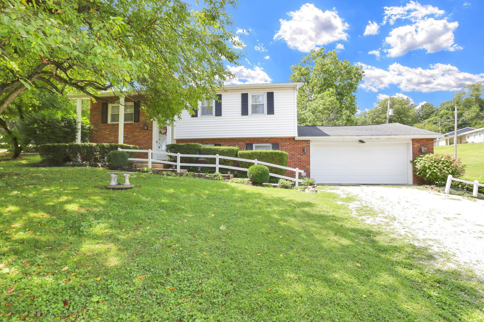 1935 Old Logan Road Se Property Photo 1