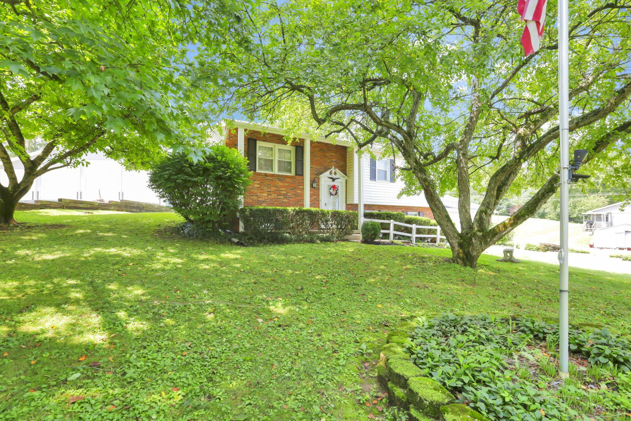 1935 Old Logan Road Se Property Photo 3