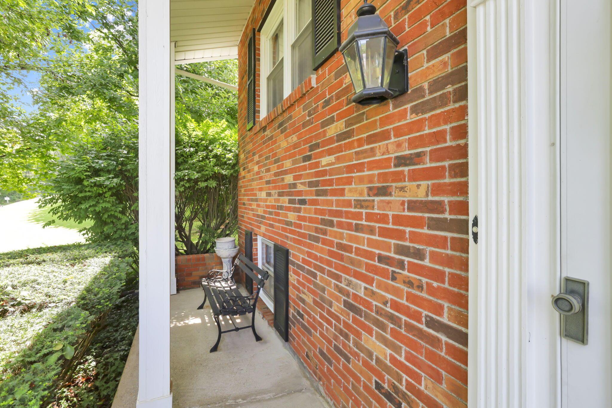 1935 Old Logan Road Se Property Photo 7