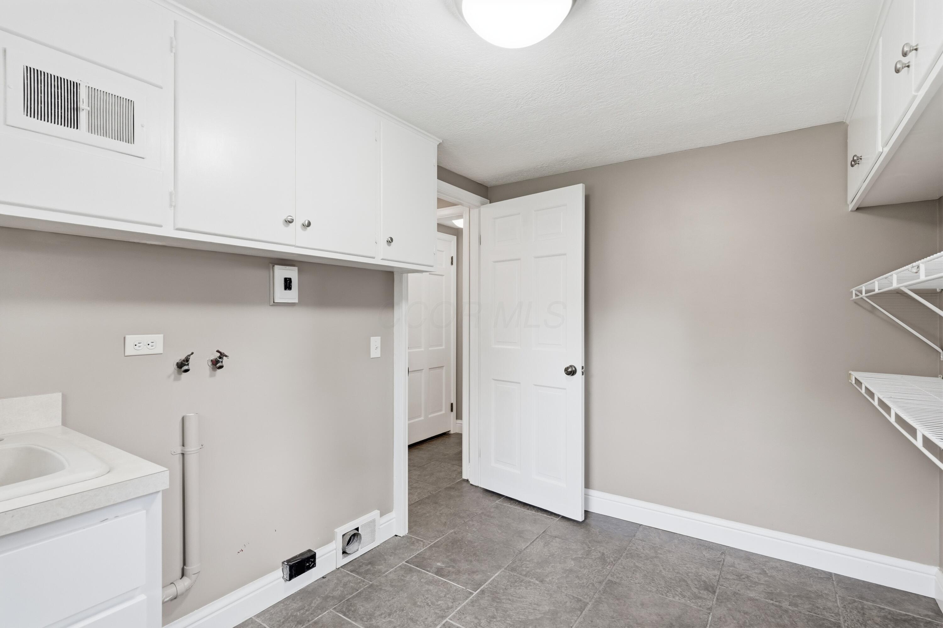 9 Meadow Lane Property Photo 57