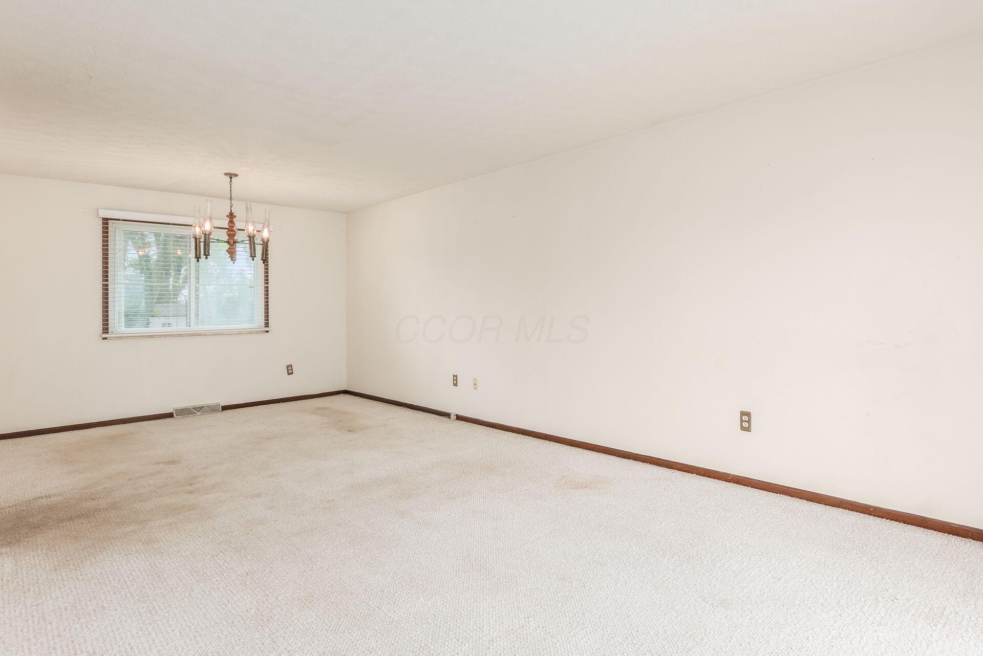 646 Darlene Place Property Photo 6