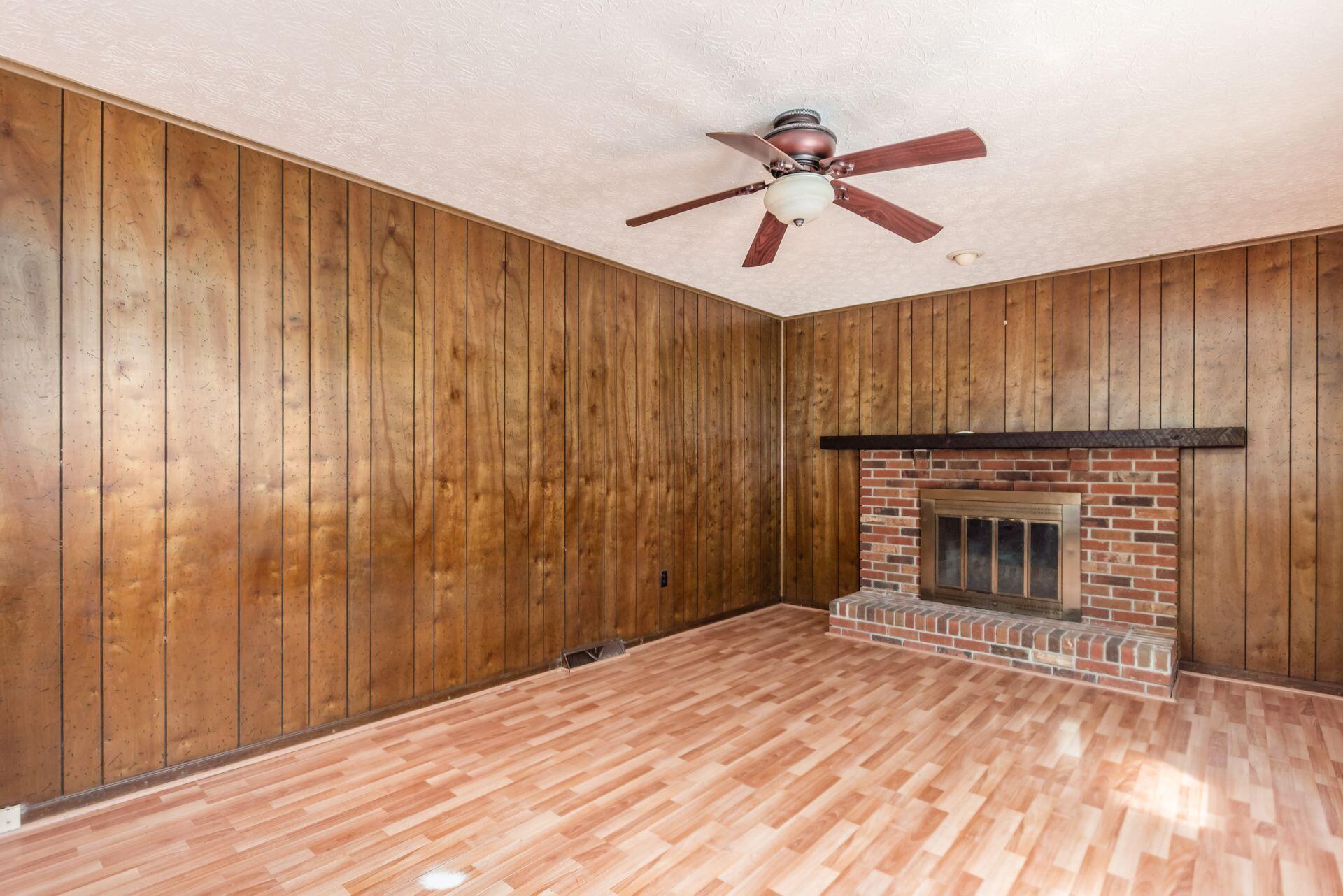 646 Darlene Place Property Photo 15