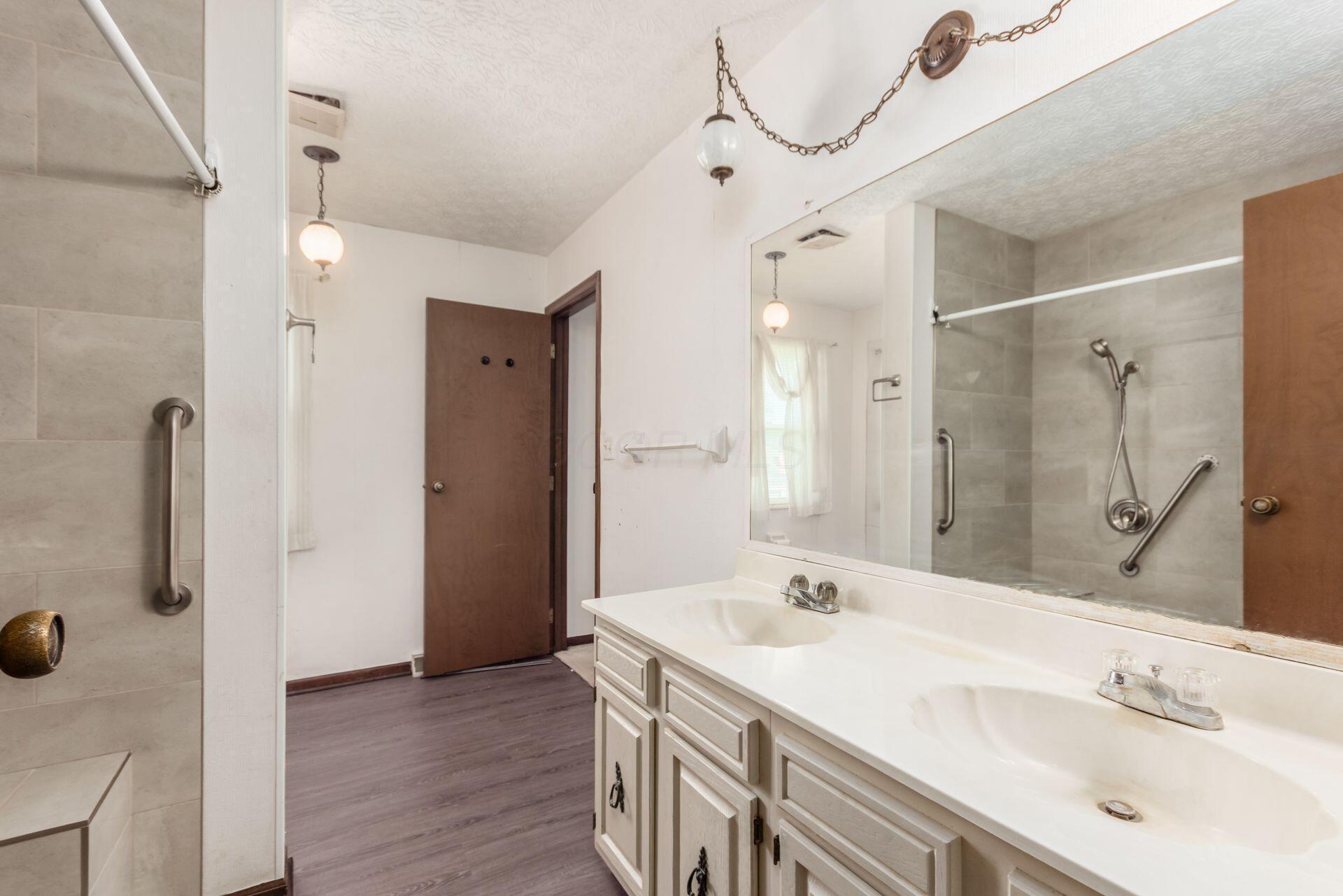 646 Darlene Place Property Photo 25