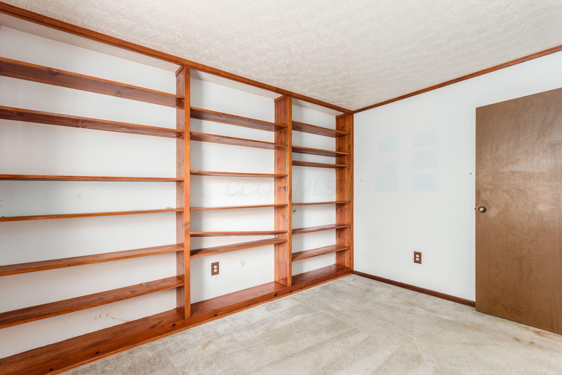 646 Darlene Place Property Photo 29
