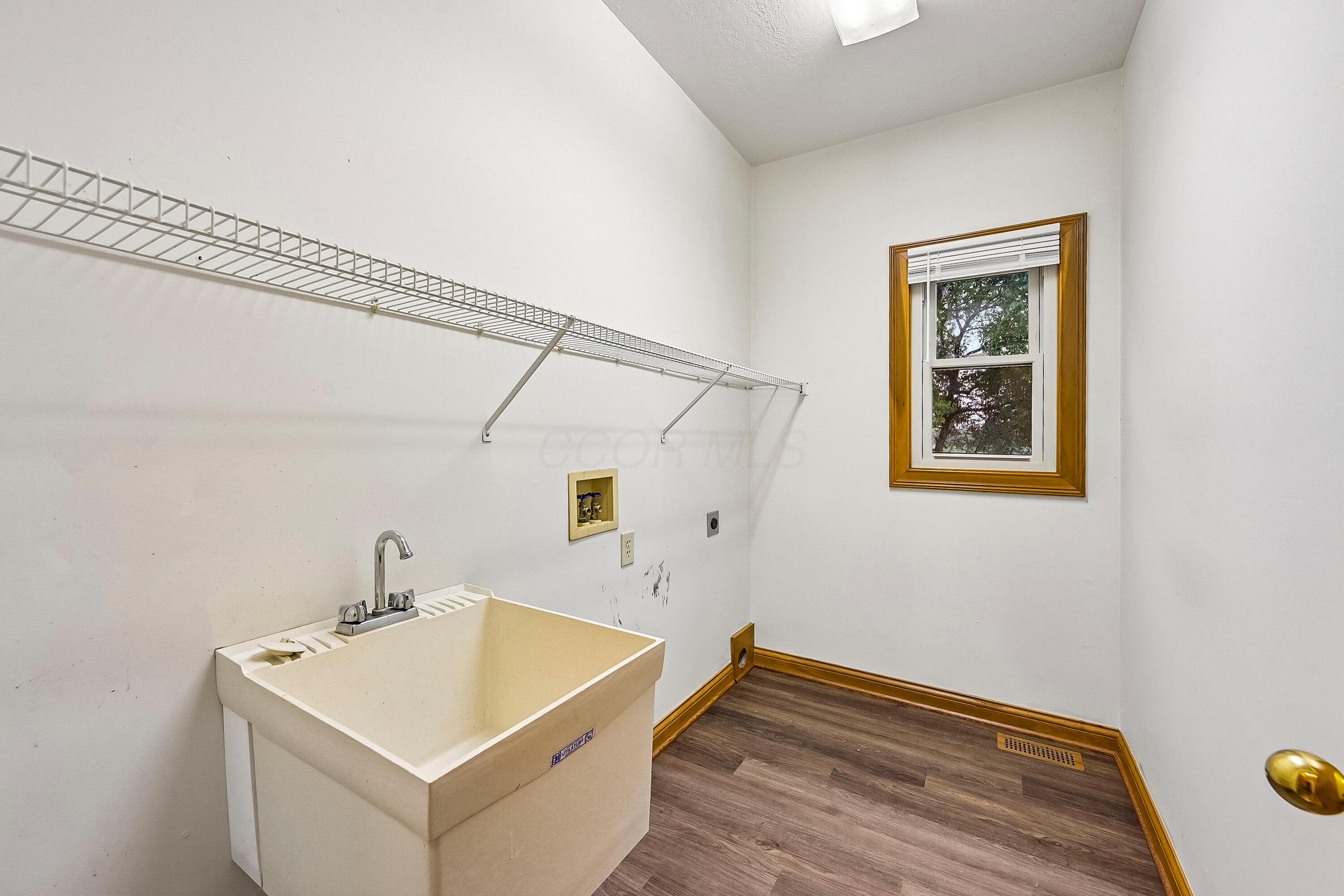 4542 Carrington Way Property Photo 12
