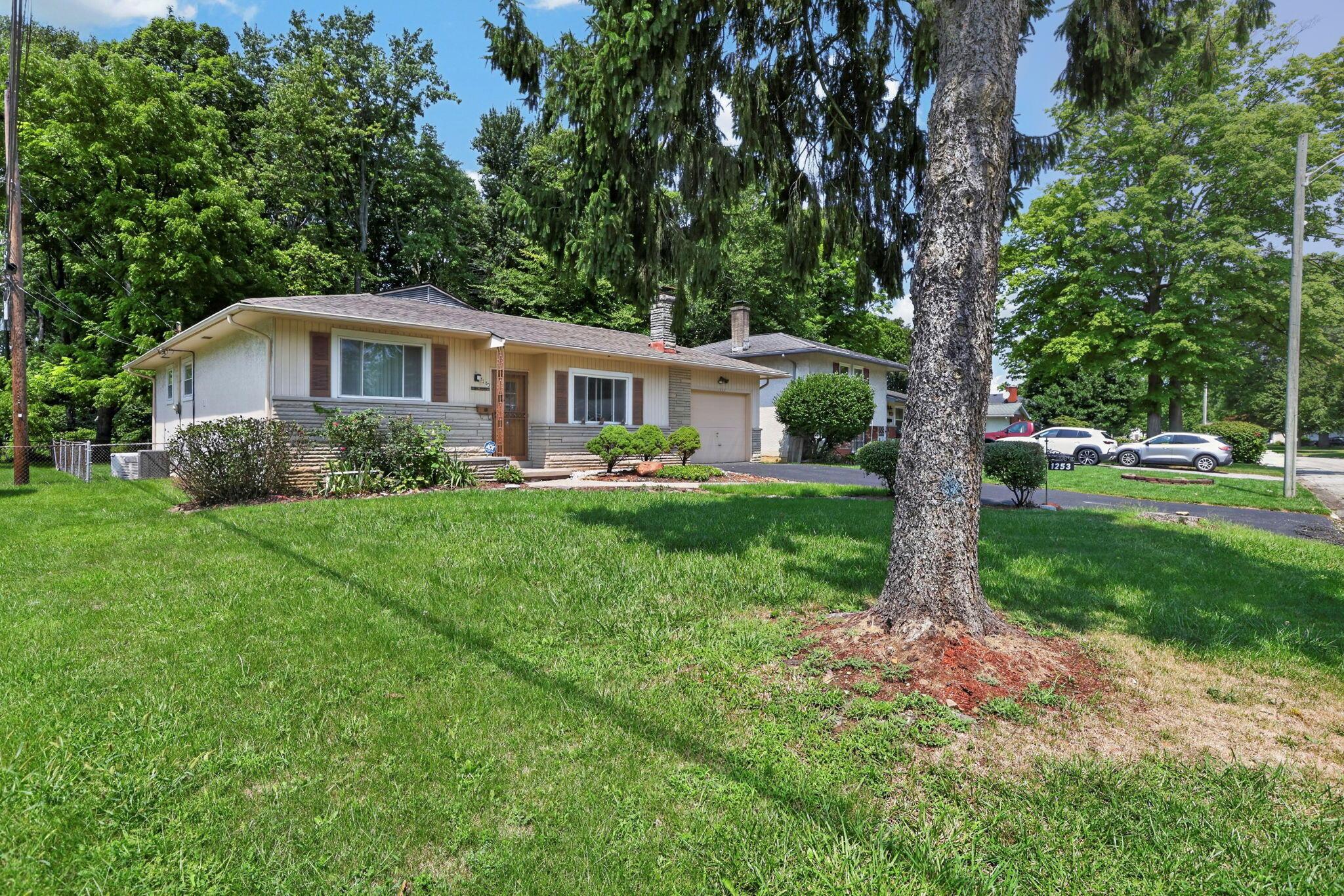 1253 Littlejohn Drive Property Photo 2