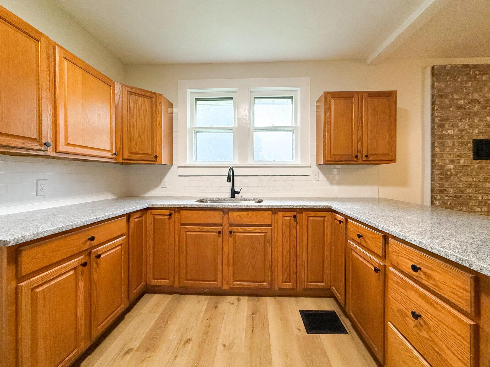 36006 Hocking Drive Property Photo 10