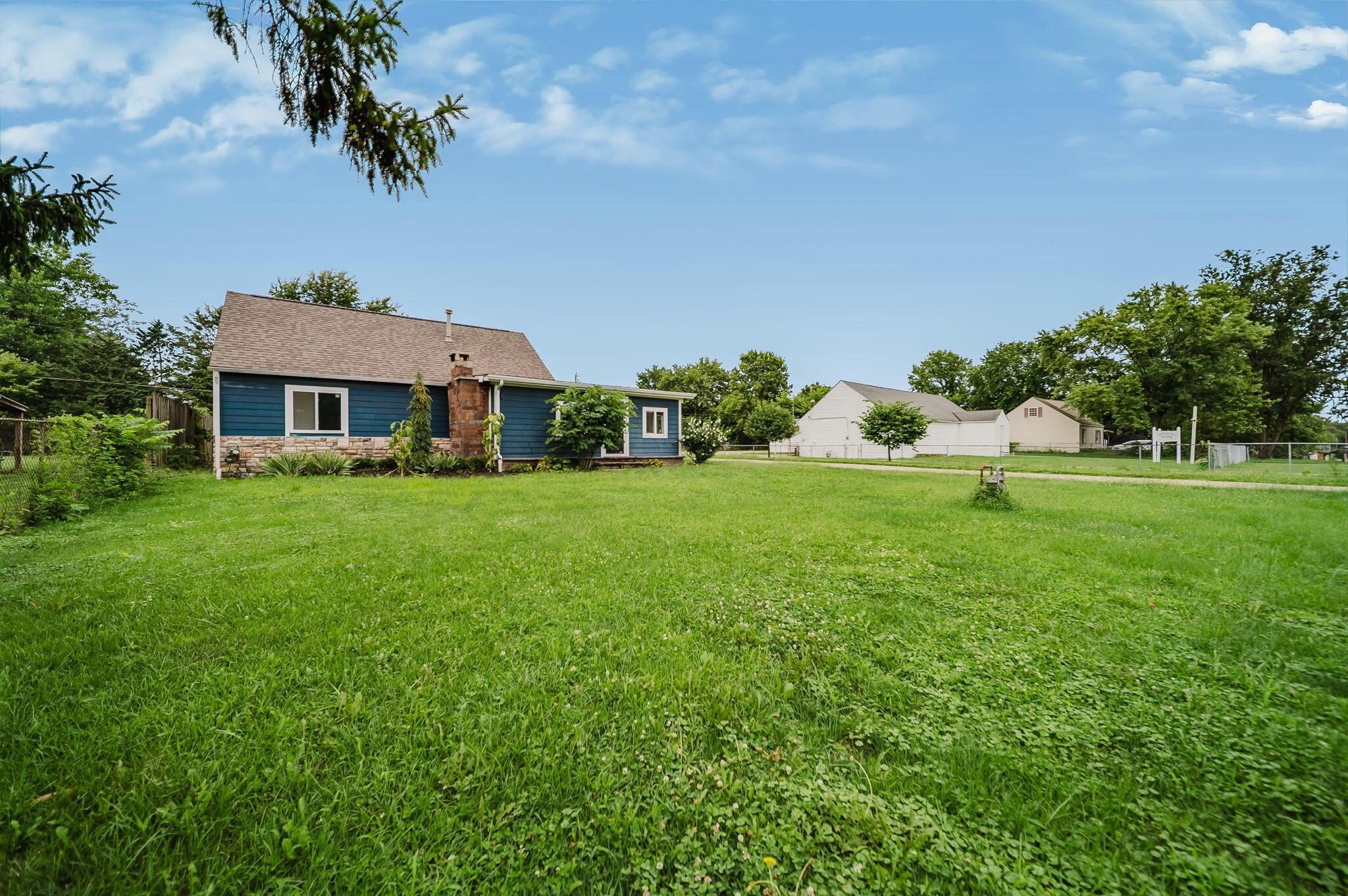 724 Glendower Avenue Property Photo 3