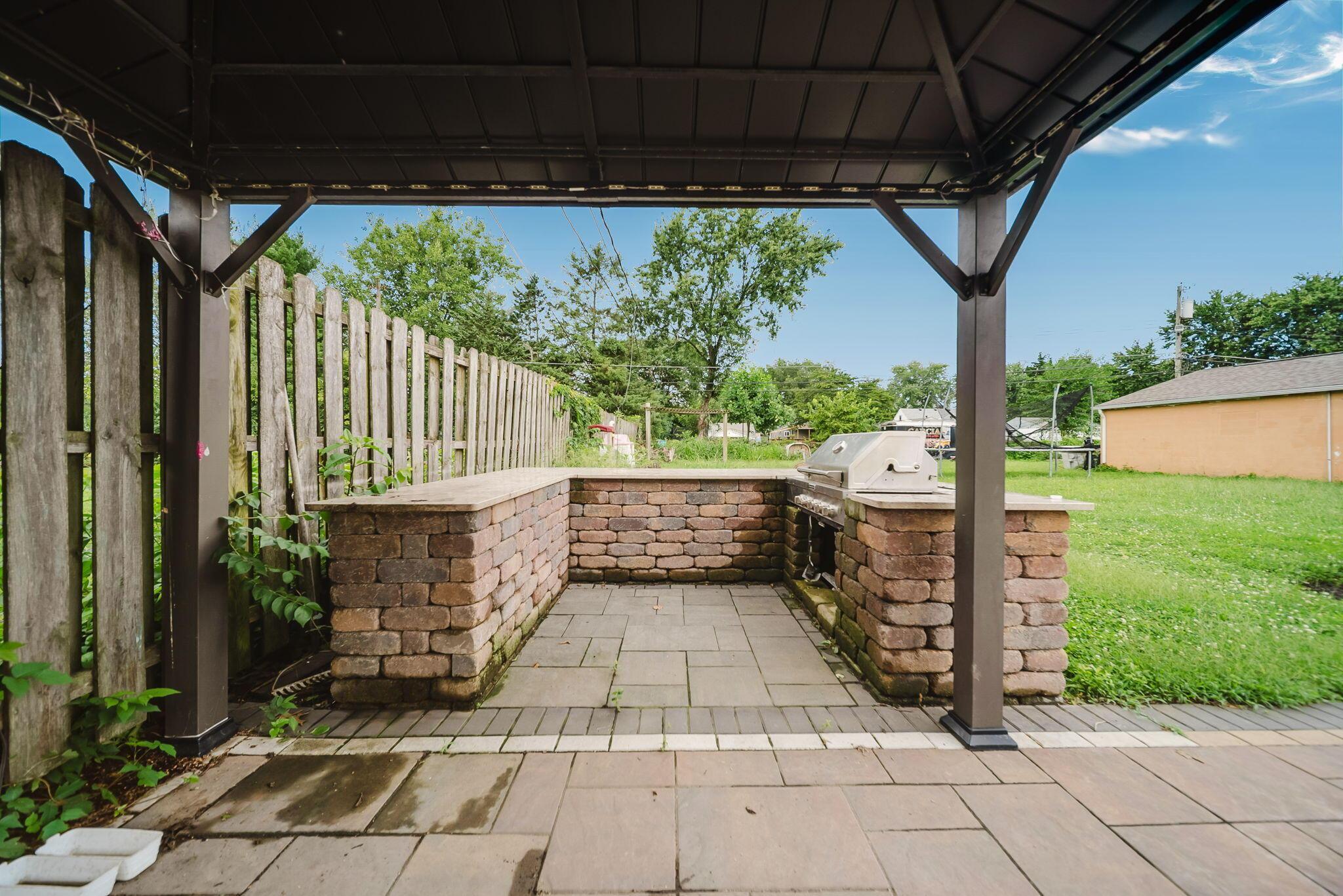 724 Glendower Avenue Property Photo 6