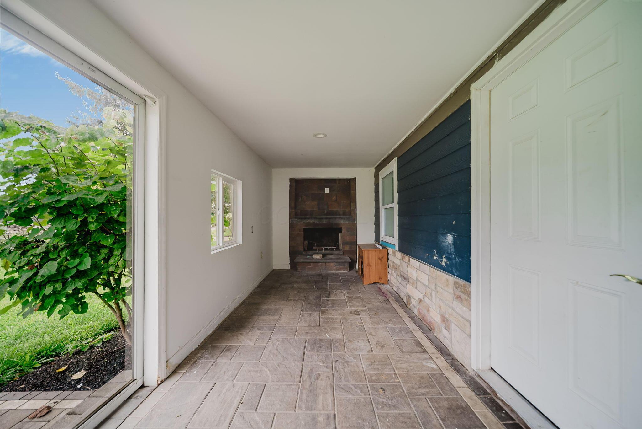 724 Glendower Avenue Property Photo 9