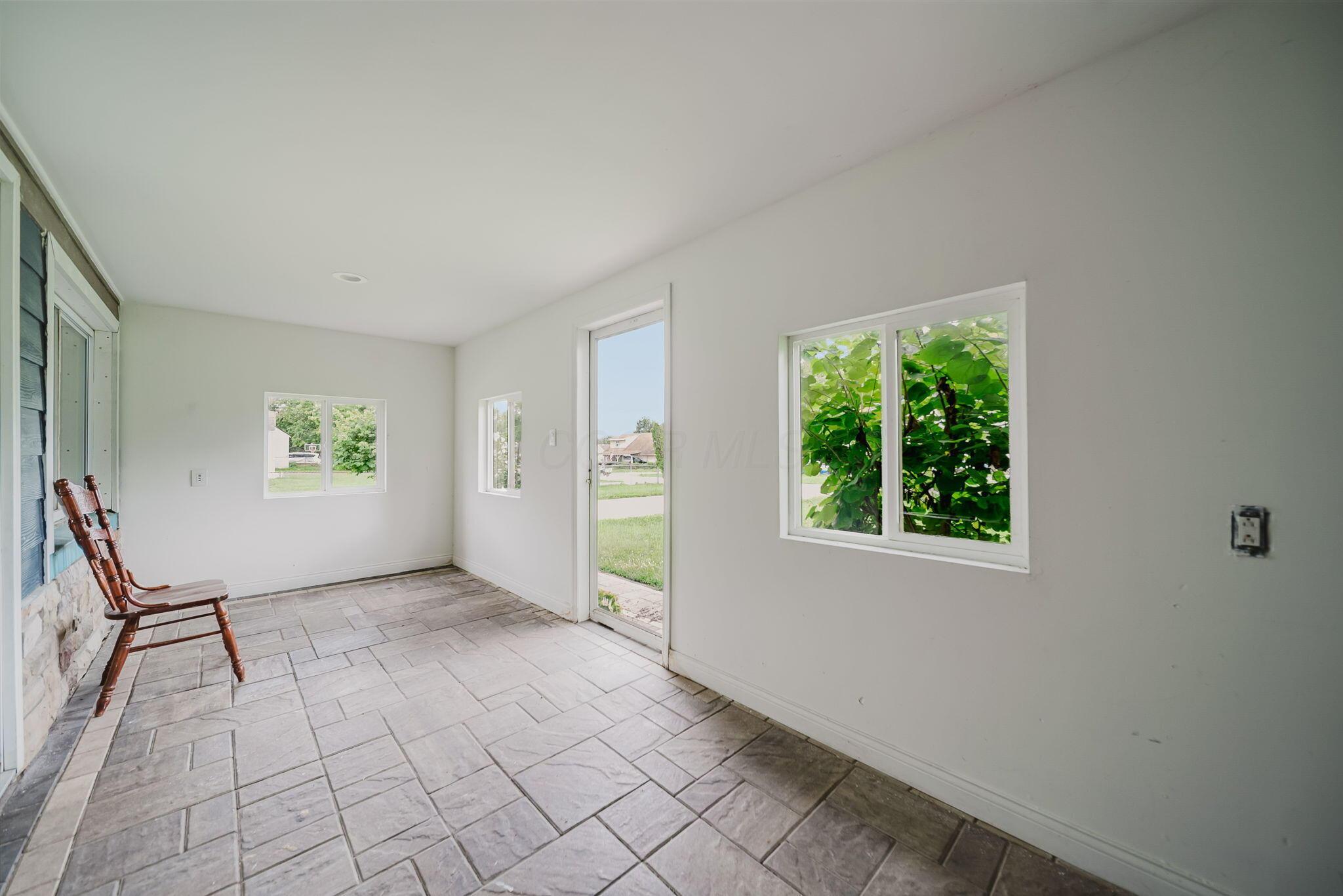 724 Glendower Avenue Property Photo 11