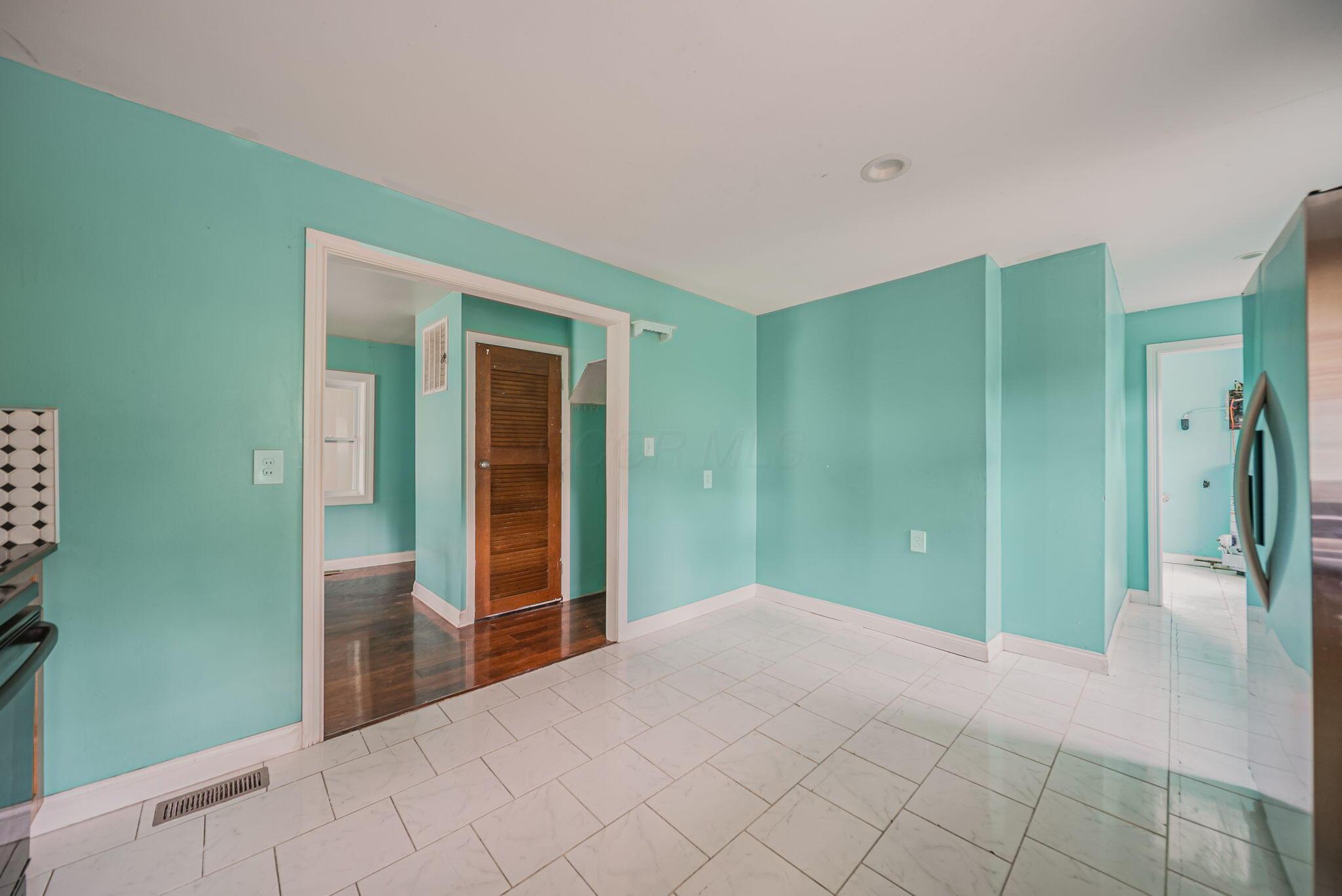 724 Glendower Avenue Property Photo 33