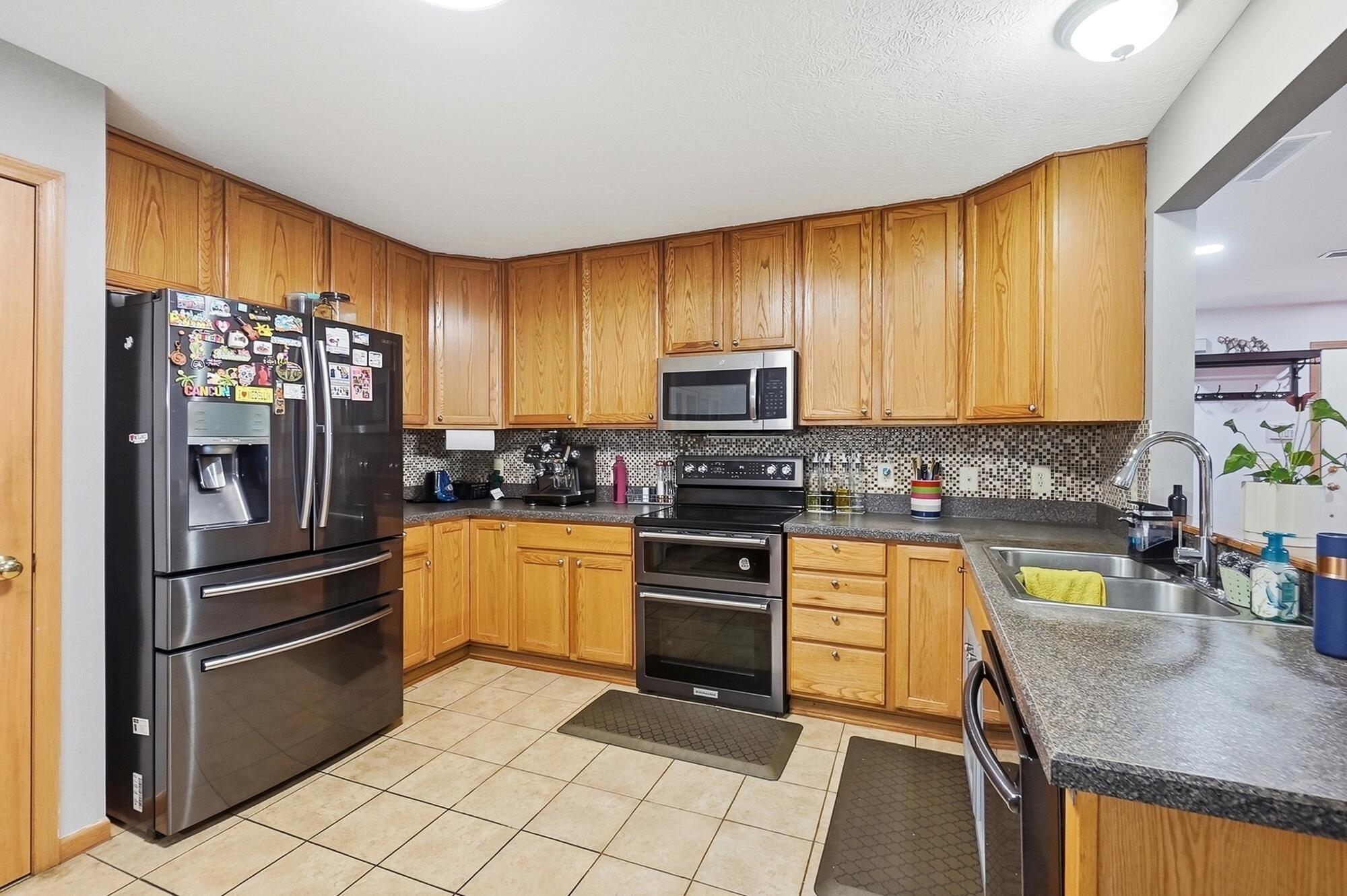 2389 Maple Hedge Way Property Photo 11