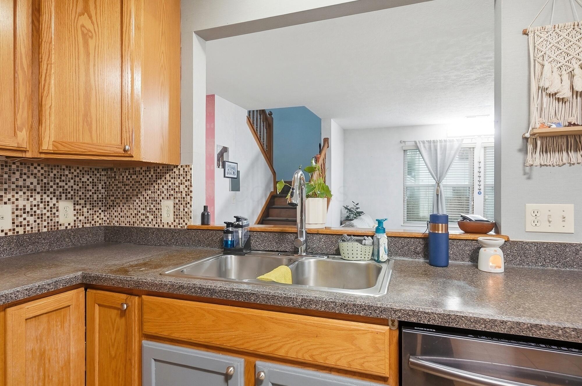 2389 Maple Hedge Way Property Photo 13