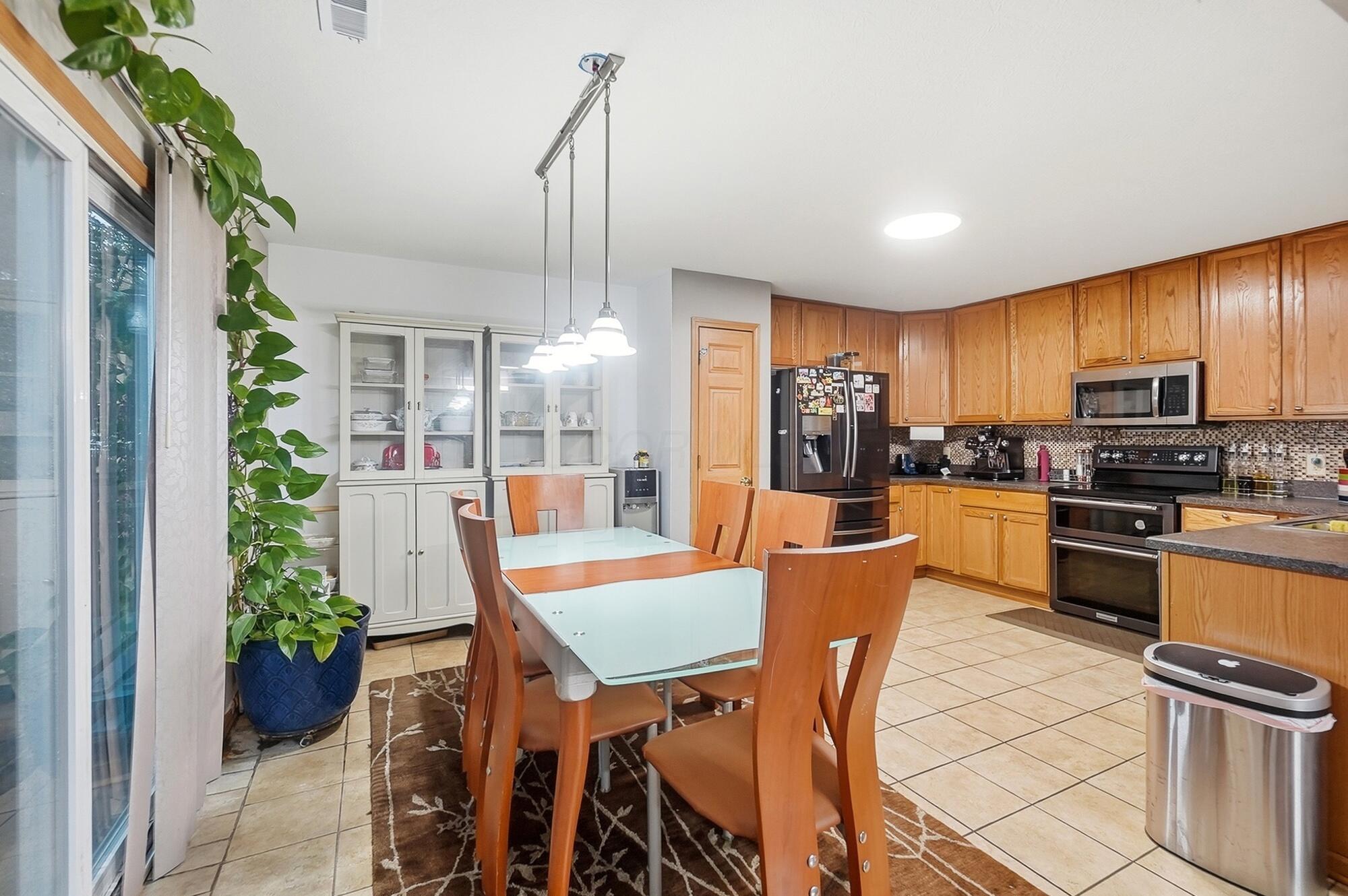 2389 Maple Hedge Way Property Photo 15