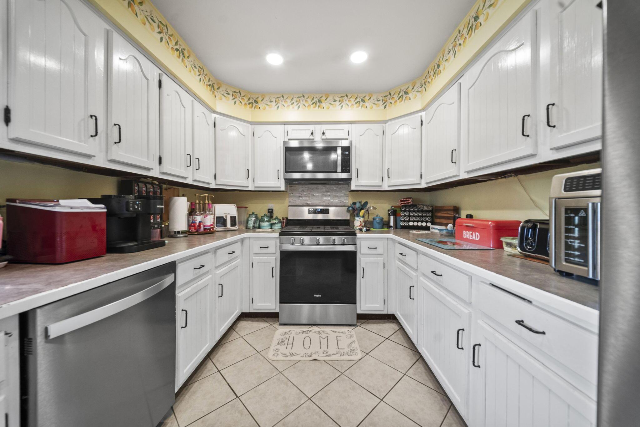 330 Hessenauer Drive Property Photo 3