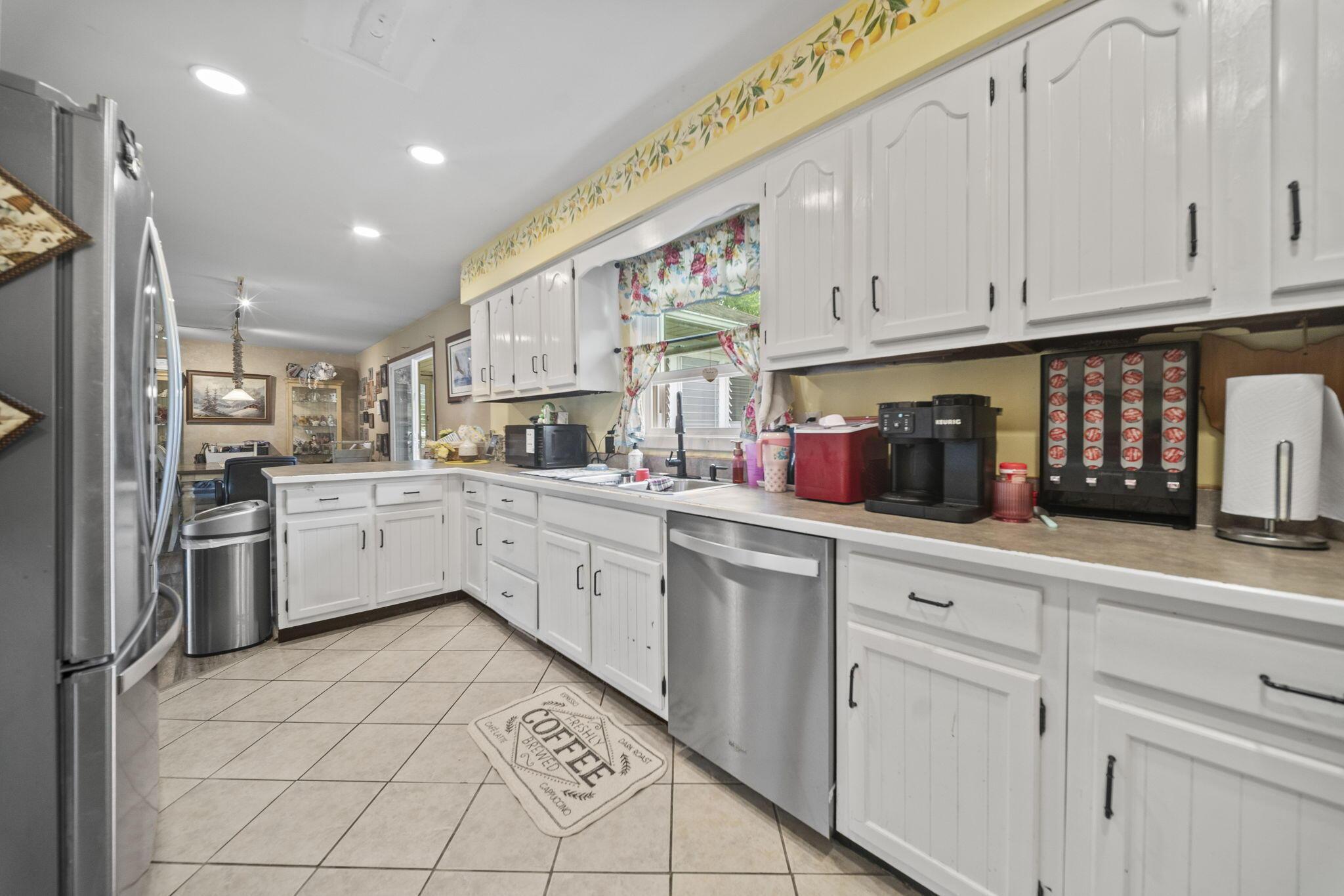 330 Hessenauer Drive Property Photo 4