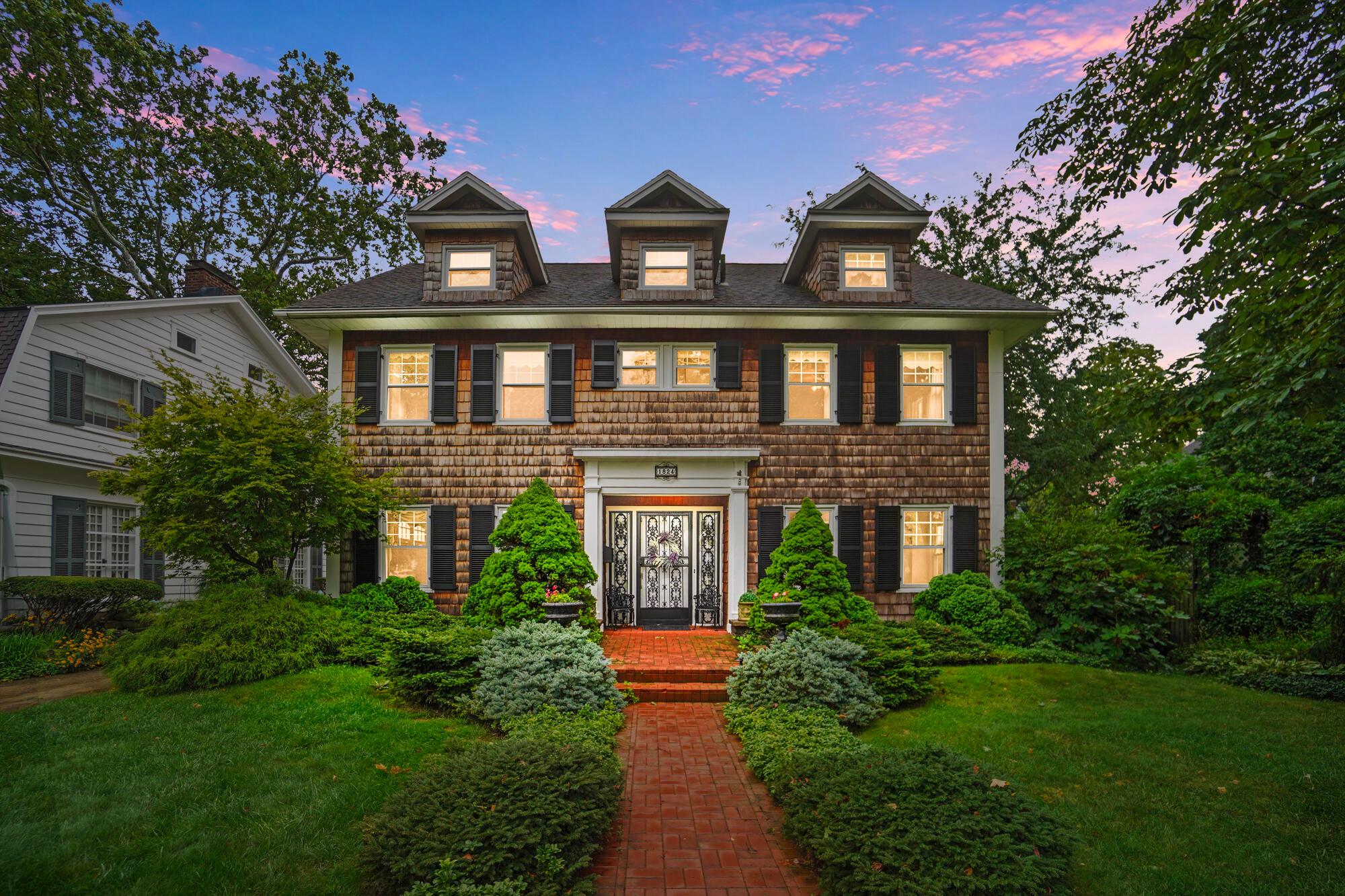 1824 Crescent Drive