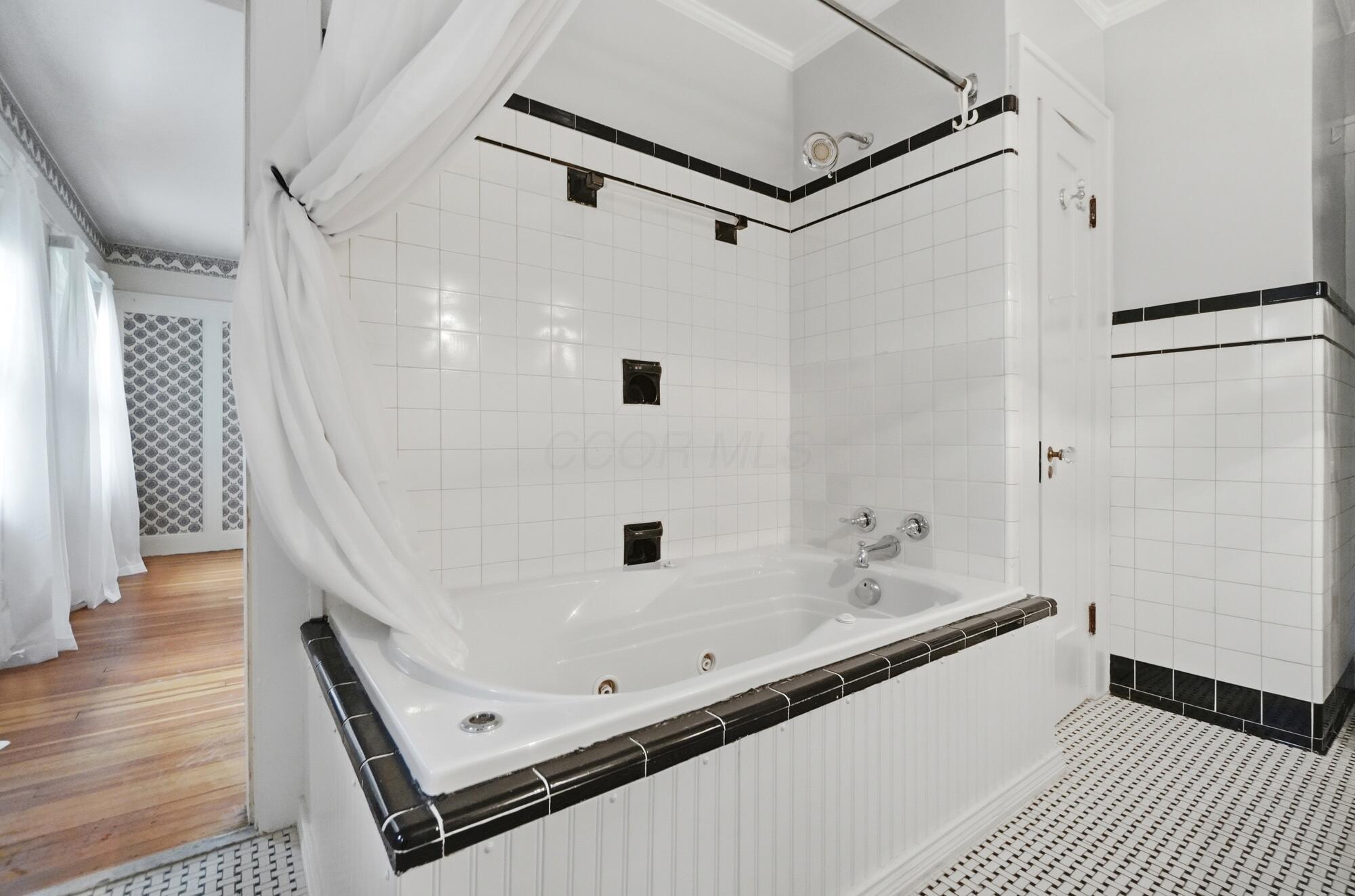 1824 Crescent Drive Property Photo 45