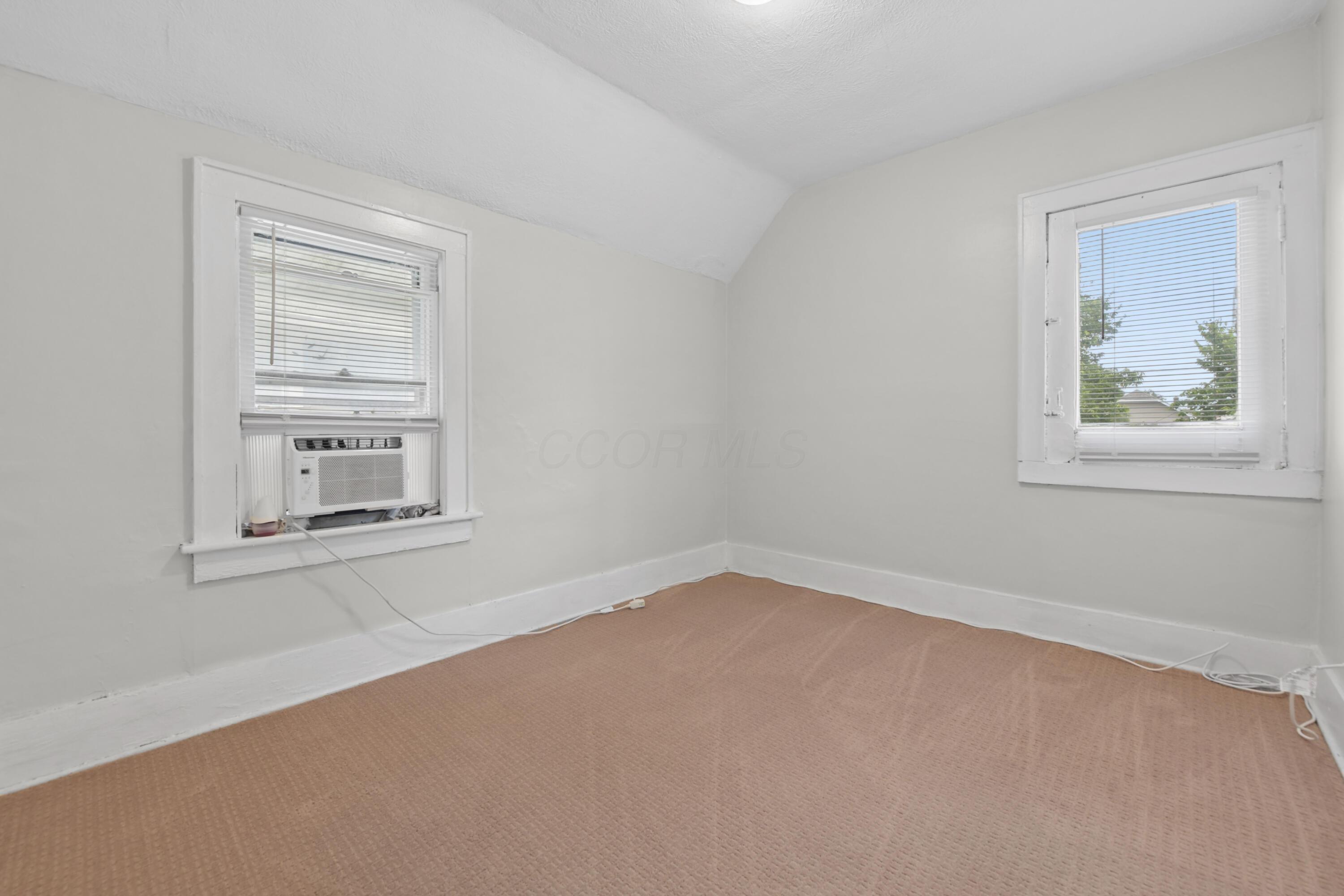 212 S Harris Avenue Property Photo 15