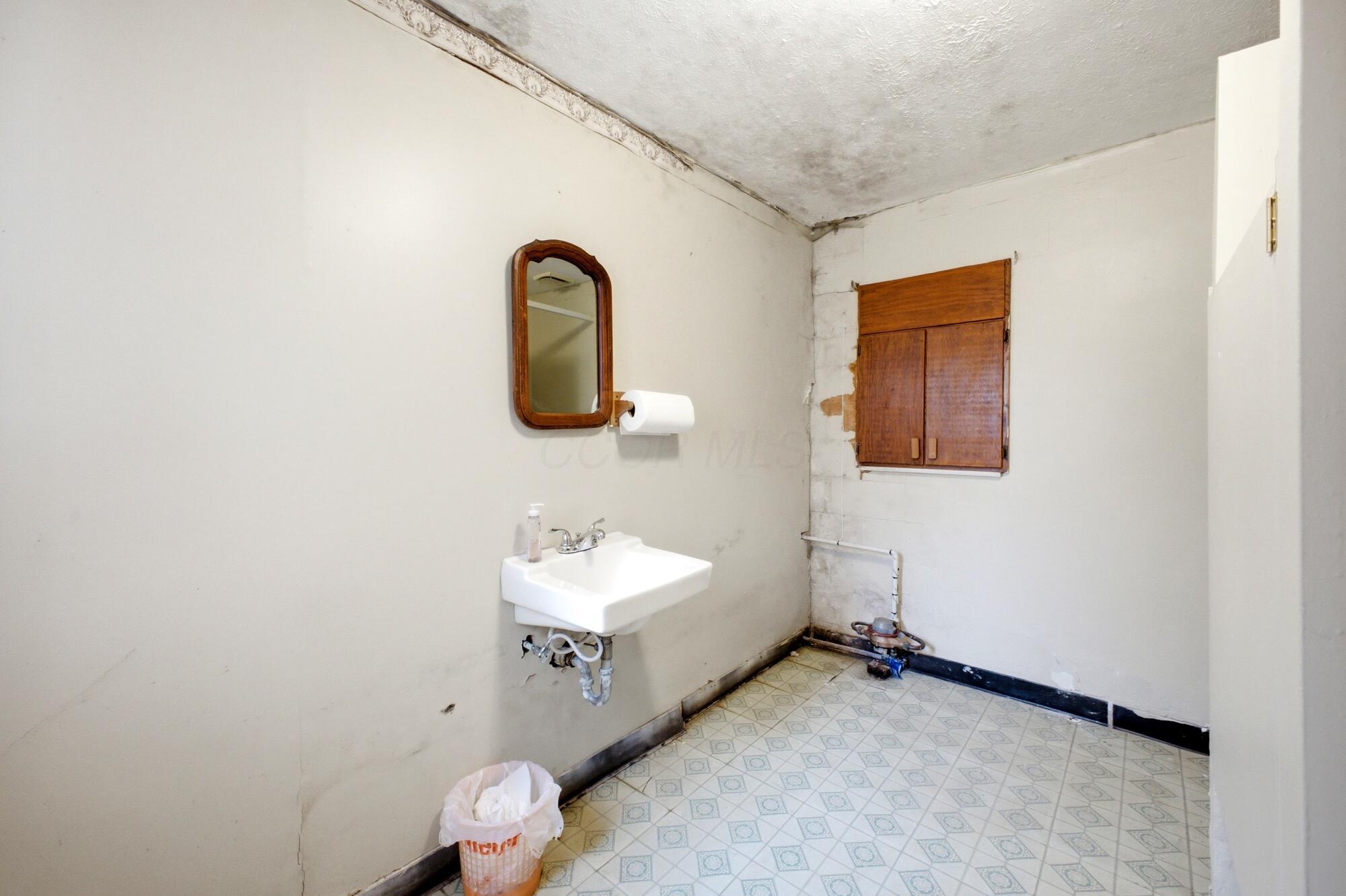 844 Summit Street Property Photo 37