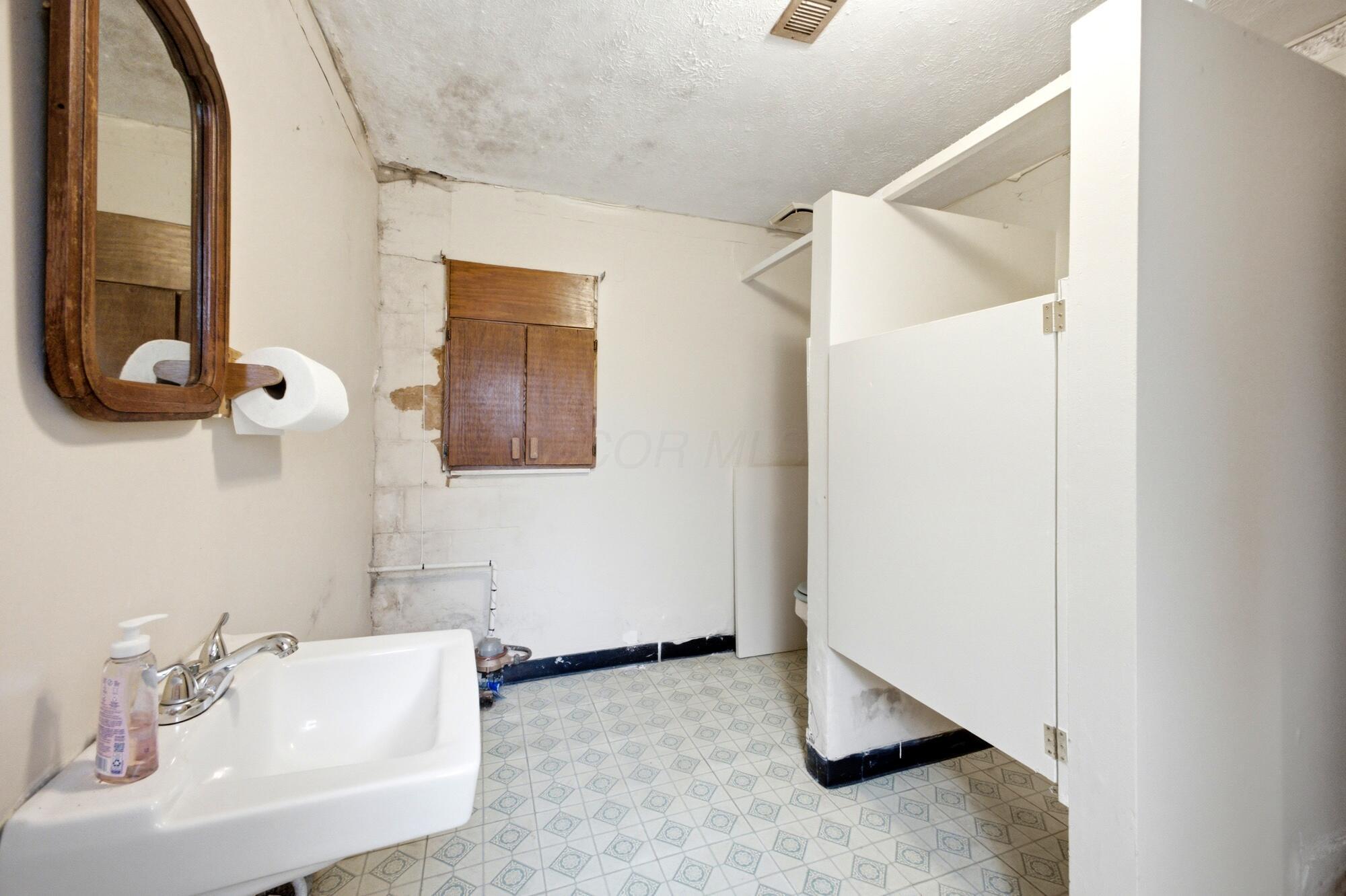 844 Summit Street Property Photo 38