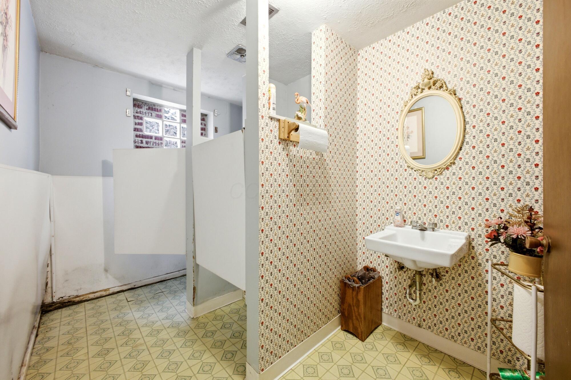 844 Summit Street Property Photo 41