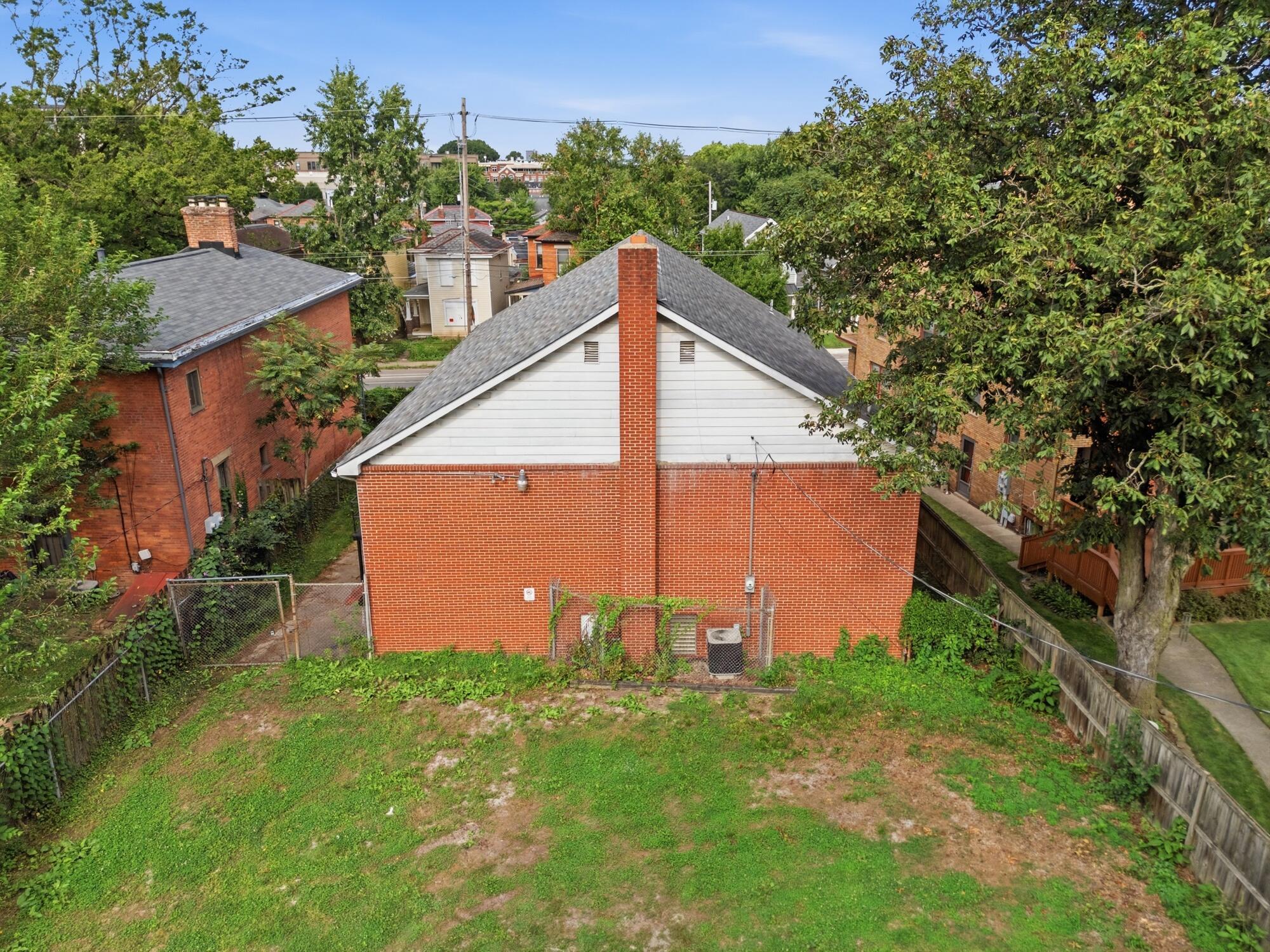 844 Summit Street Property Photo 46