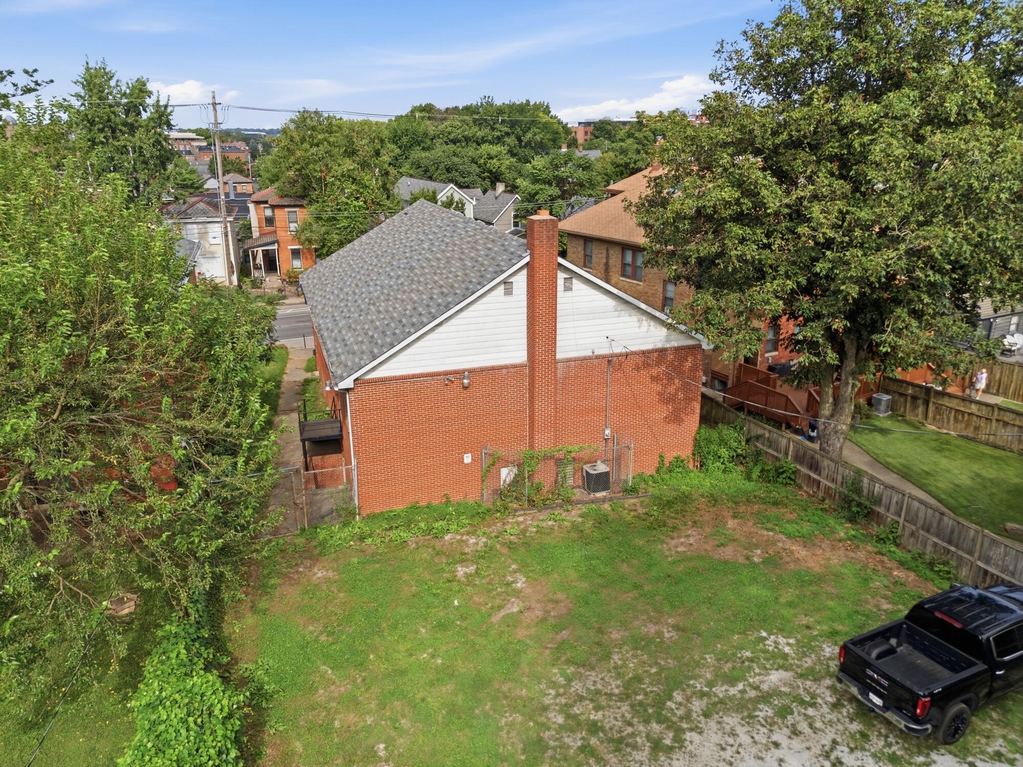 844 Summit Street Property Photo 47