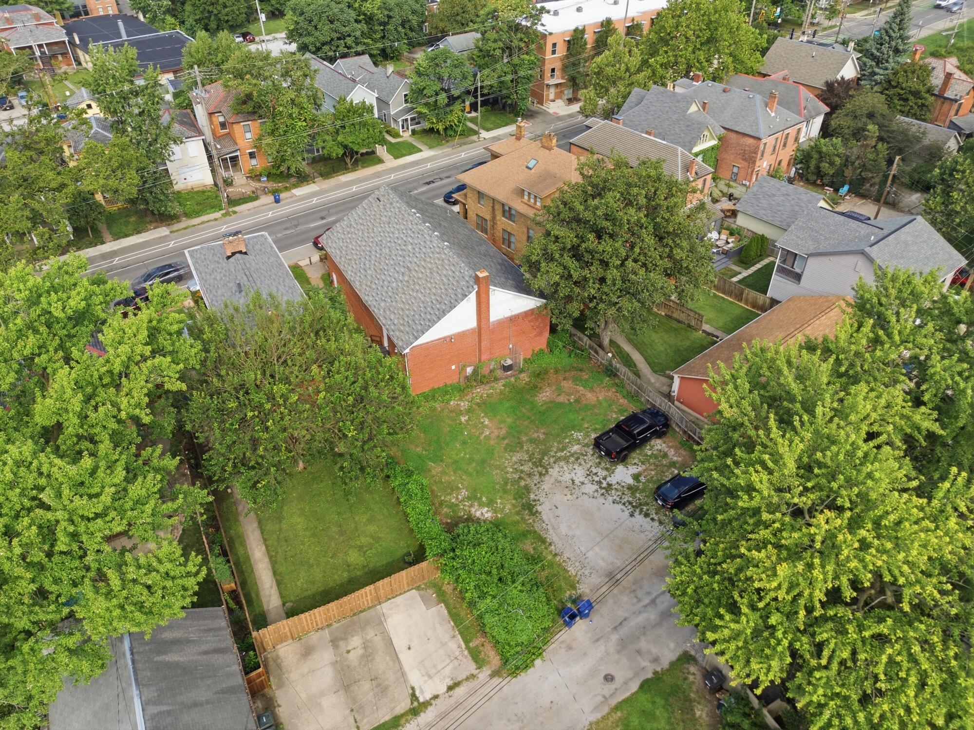 844 Summit Street Property Photo 49