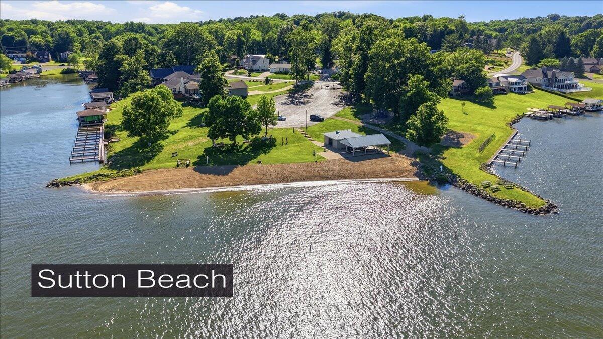 589 Floral Valley Drive W Property Photo 60