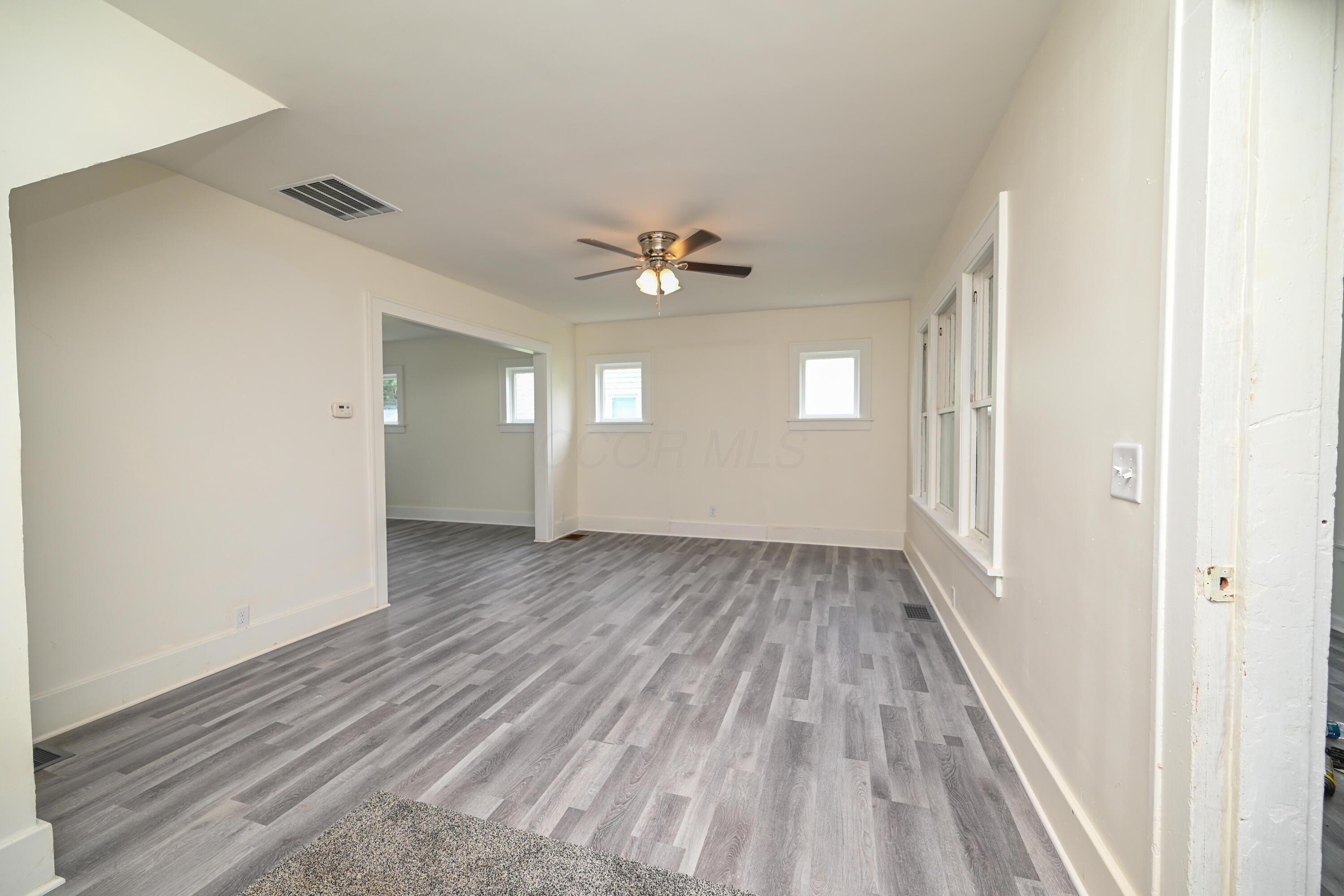 222 E Summit Street Property Photo 9