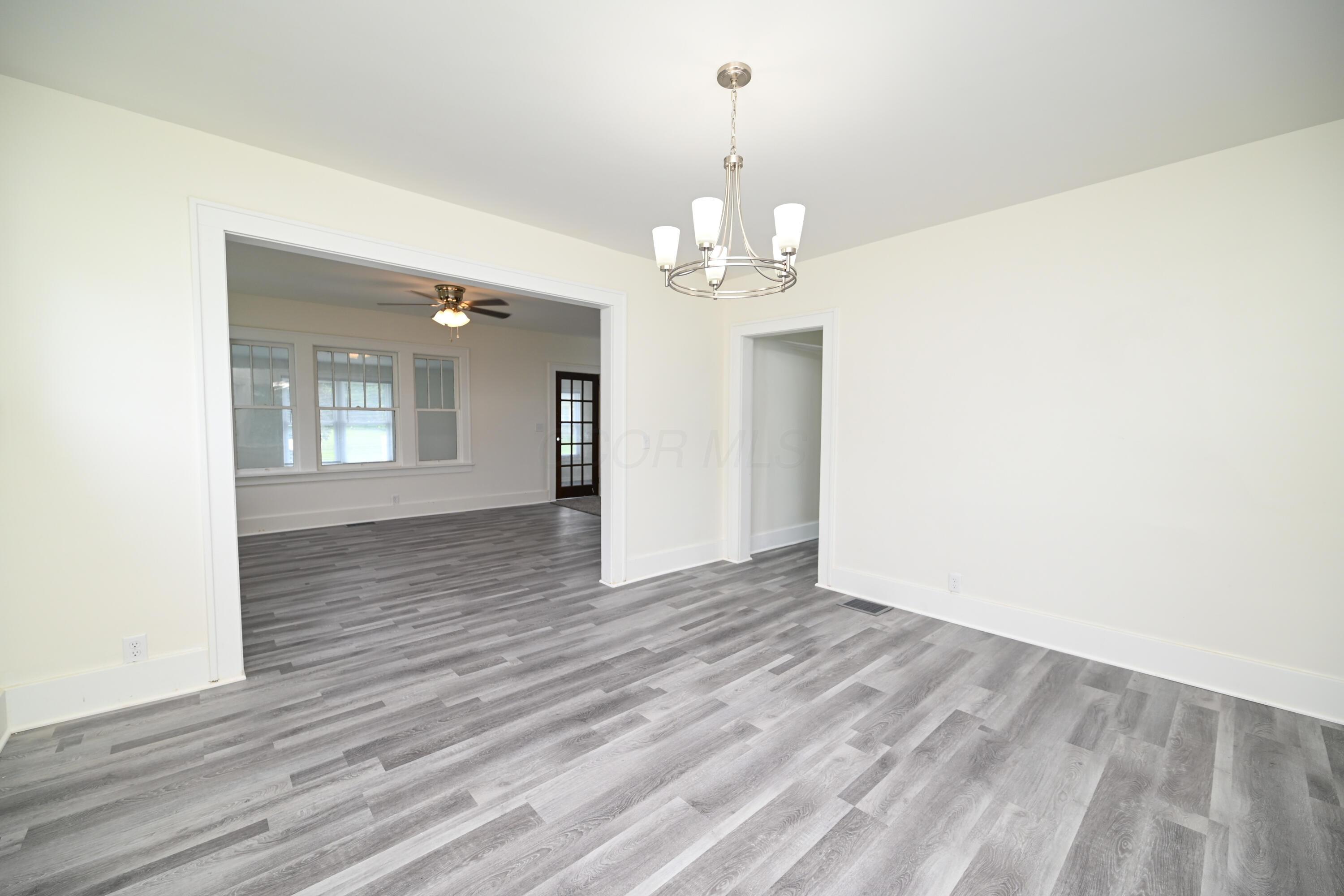 222 E Summit Street Property Photo 12