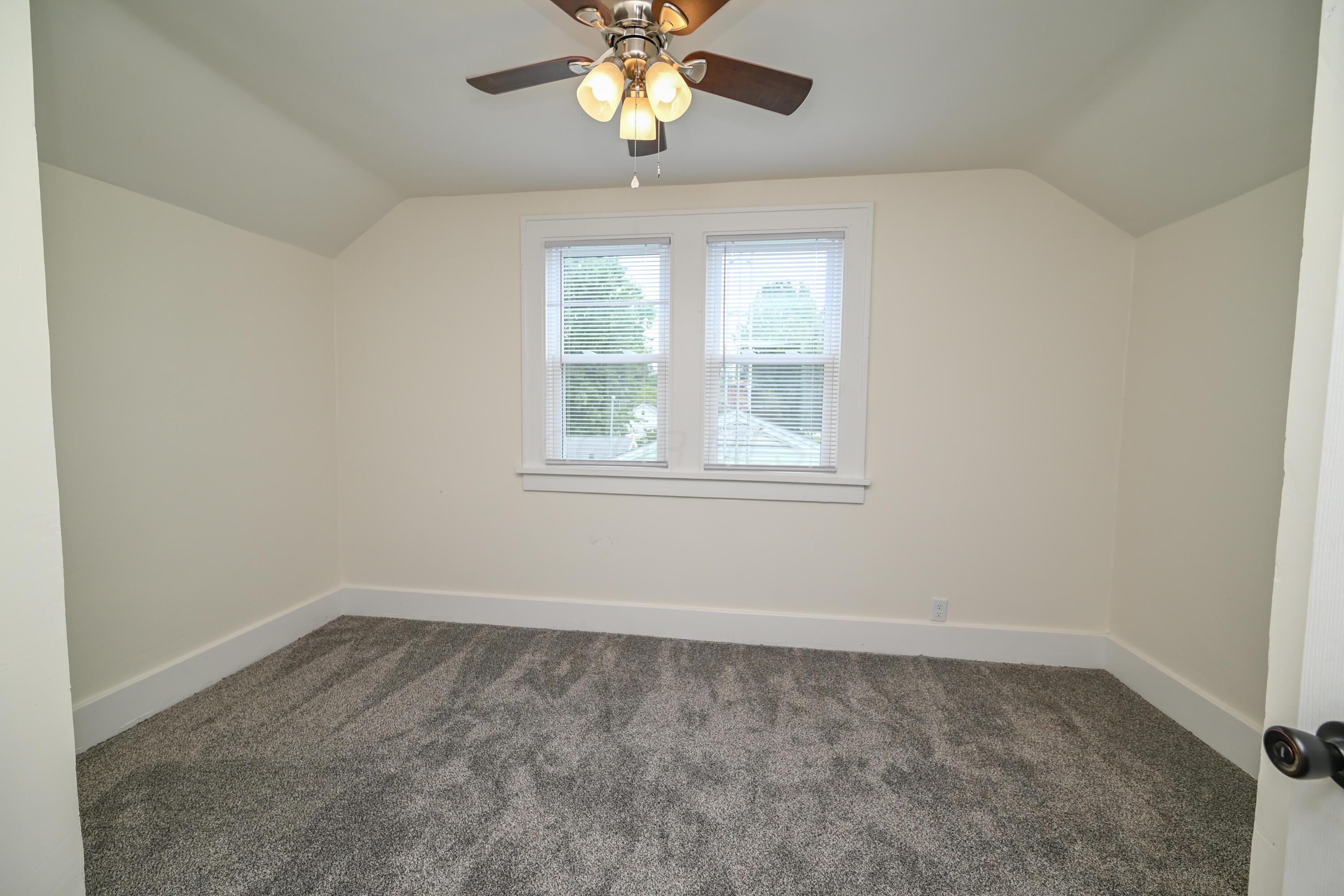 222 E Summit Street Property Photo 18