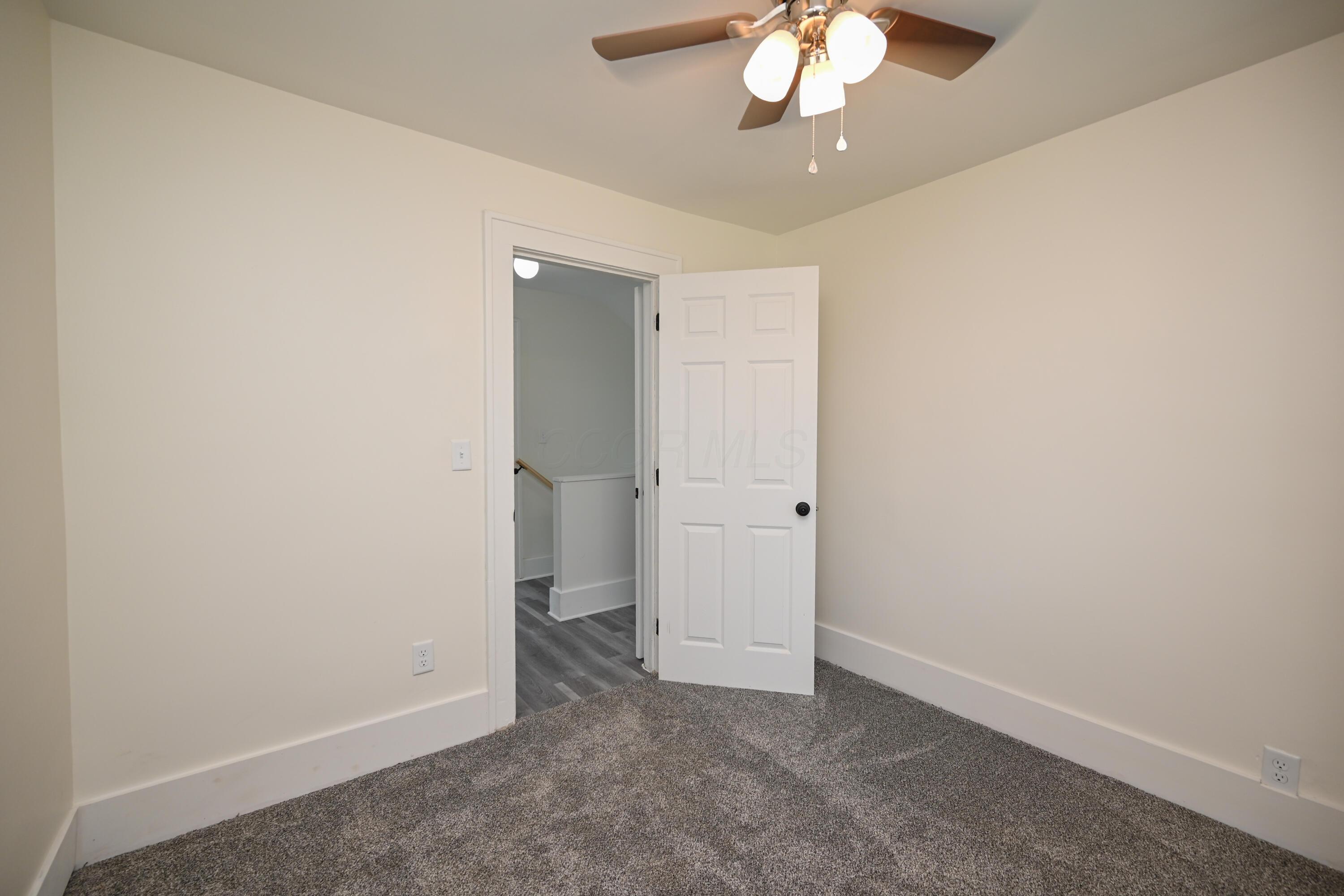 222 E Summit Street Property Photo 20