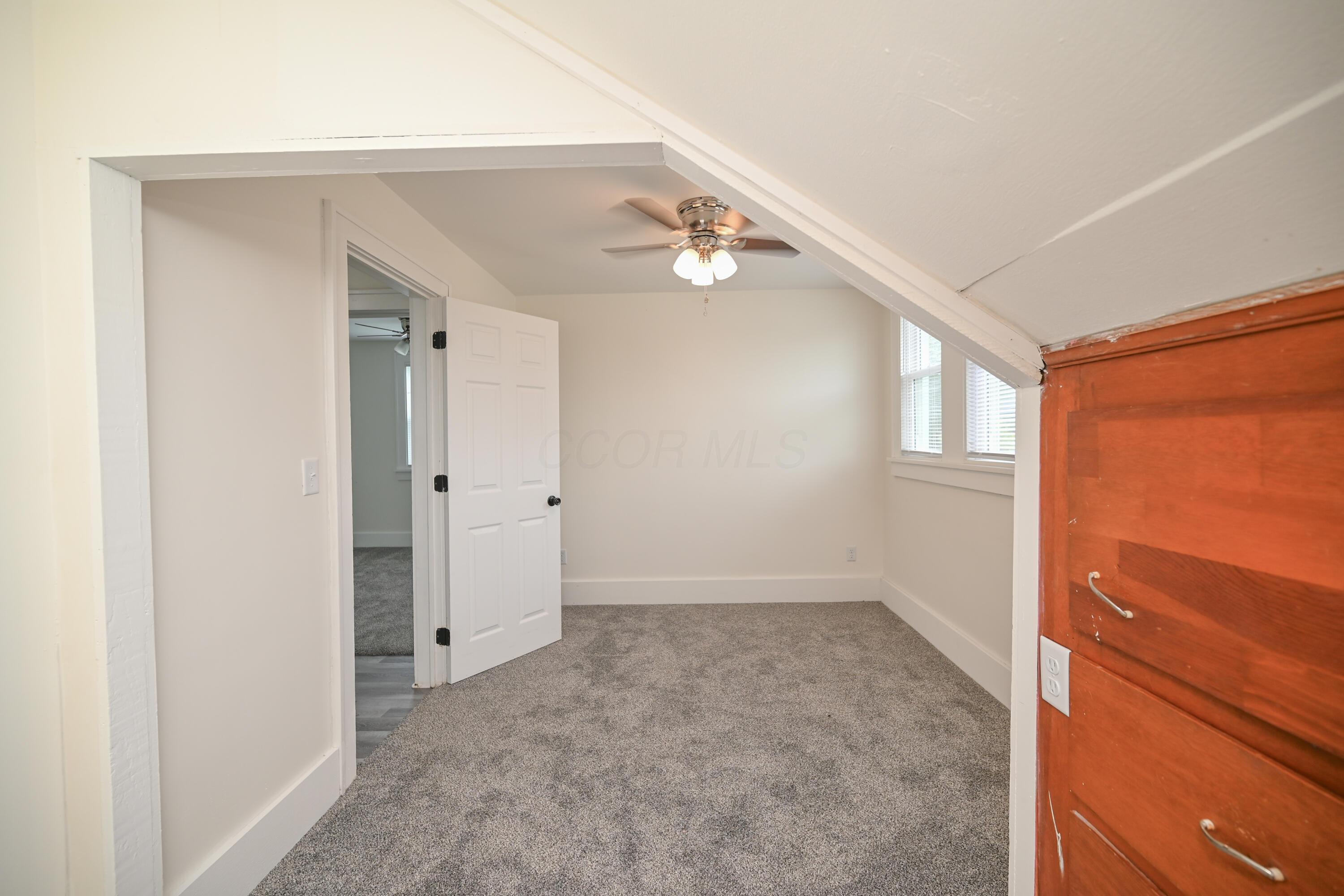 222 E Summit Street Property Photo 26