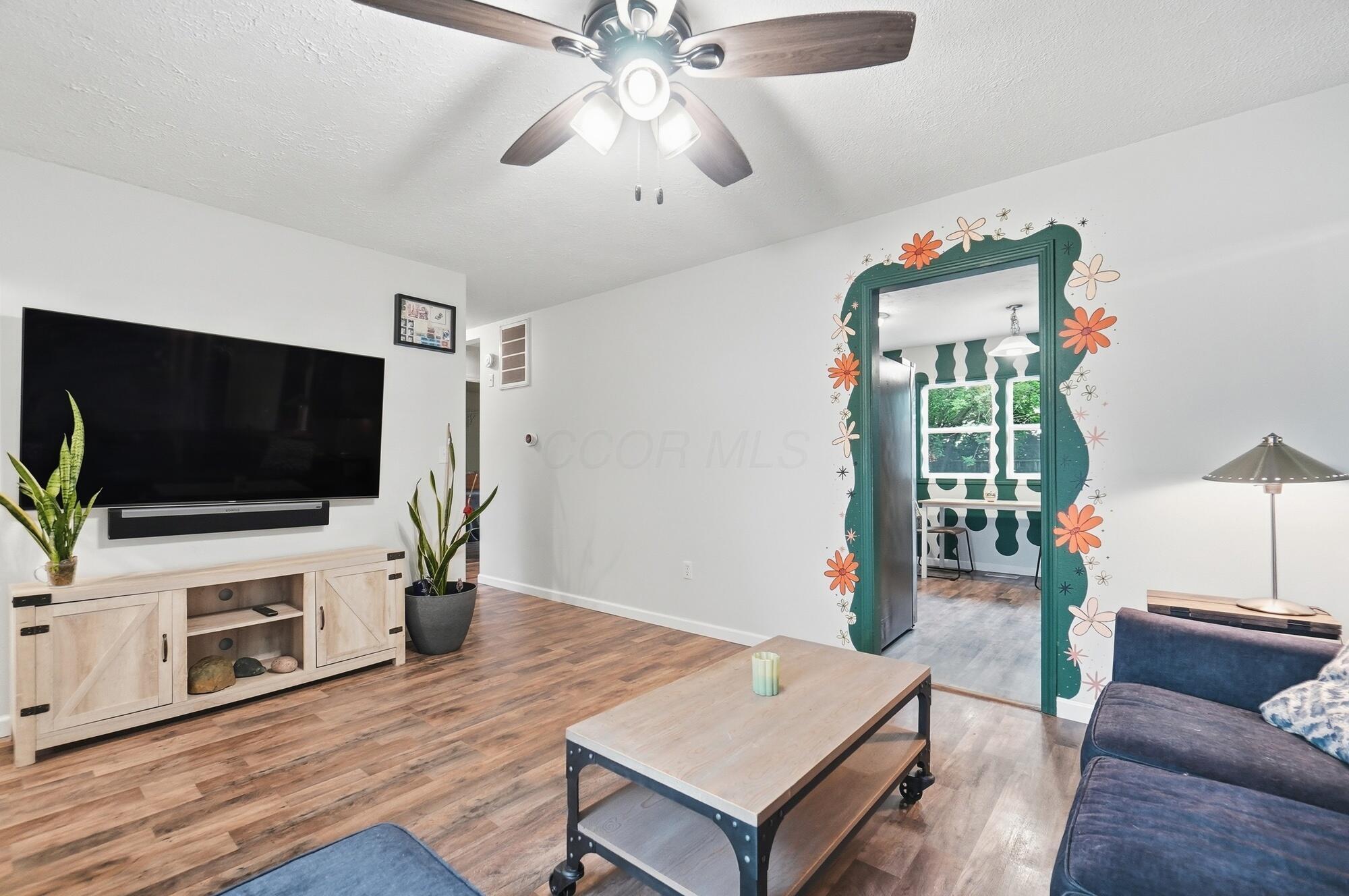 596 Easy Street Property Photo 9