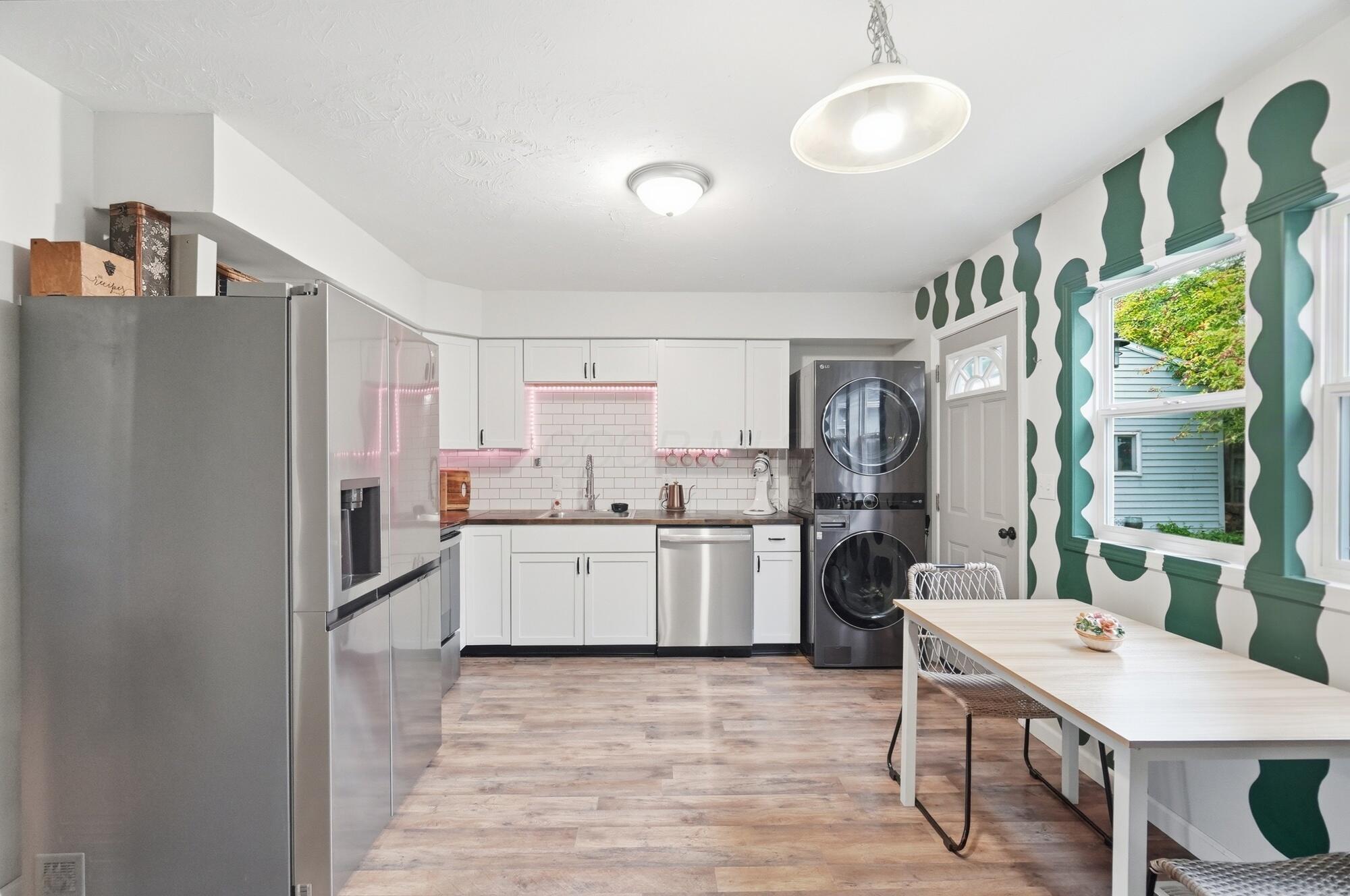 596 Easy Street Property Photo 14