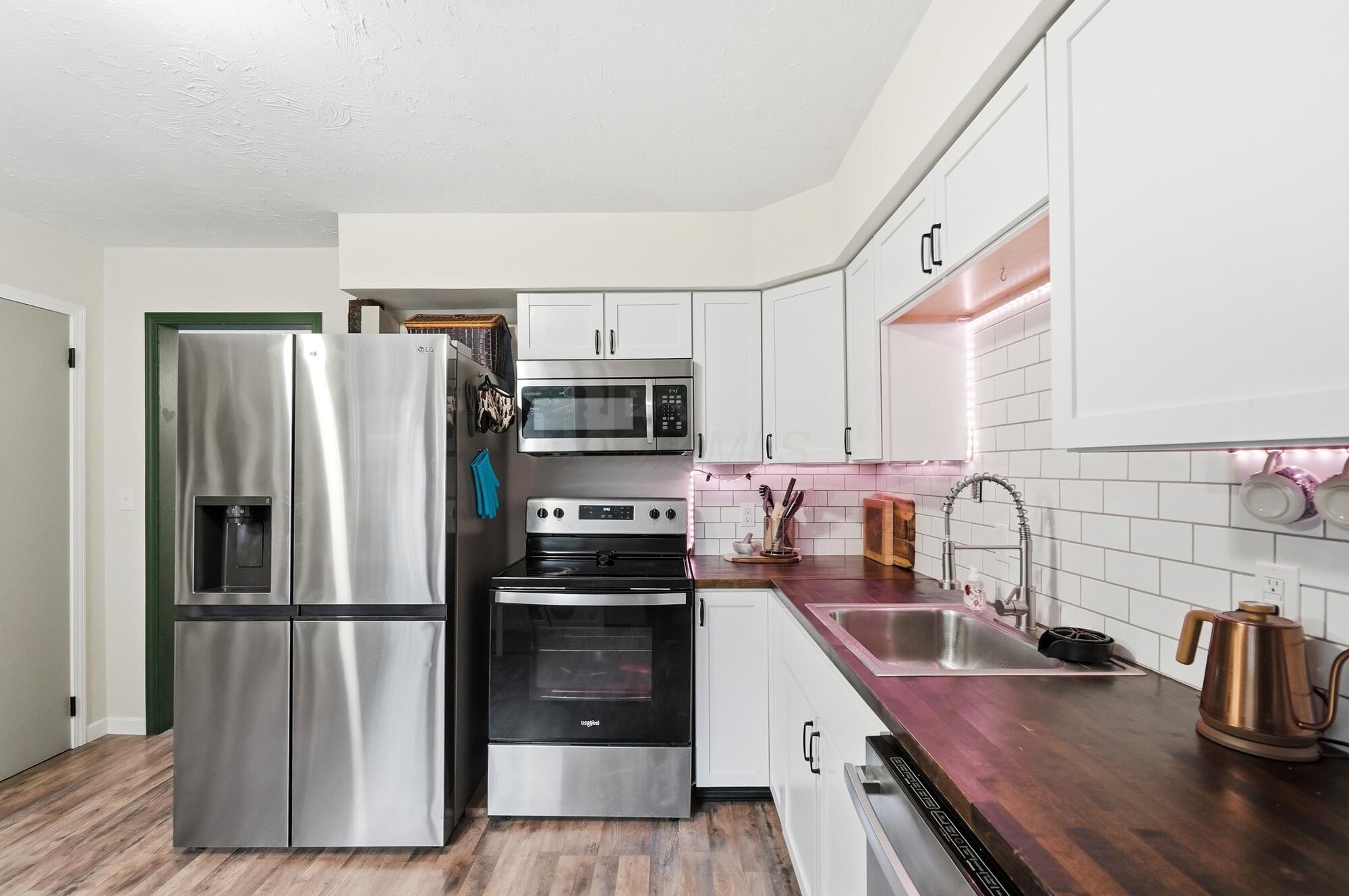 596 Easy Street Property Photo 17